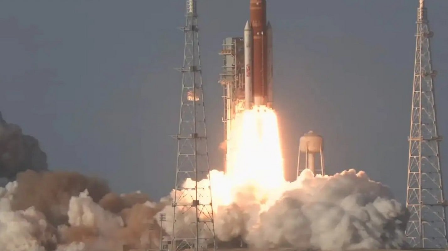 Nasa: Εκτοξεύθηκε η ιστορική αποστολή Artemis II προς τη Σελήνη – Επιλύθηκε το τεχνικό πρόβλημα