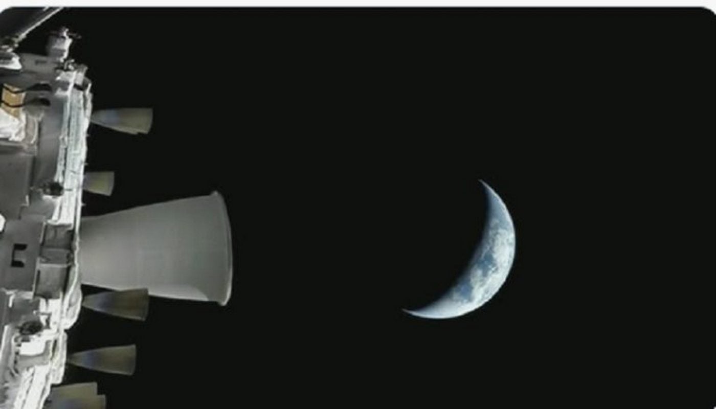 Artemis II: Το πλήρωμα «δραπέτευσε» από τη γήινη έλξη σε απόσταση 64.000 χιλιομέτρων (Βίντεο)