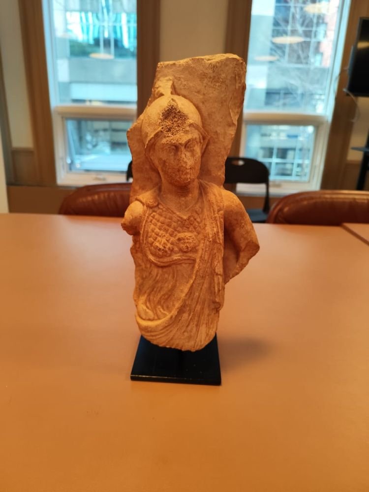 Πέντε αρχαία έργα τέχνης επέστρεψαν στην Ελλάδα – Βρίσκονταν στην κατοχή της οικογένειας Richard και Mary L. Gray