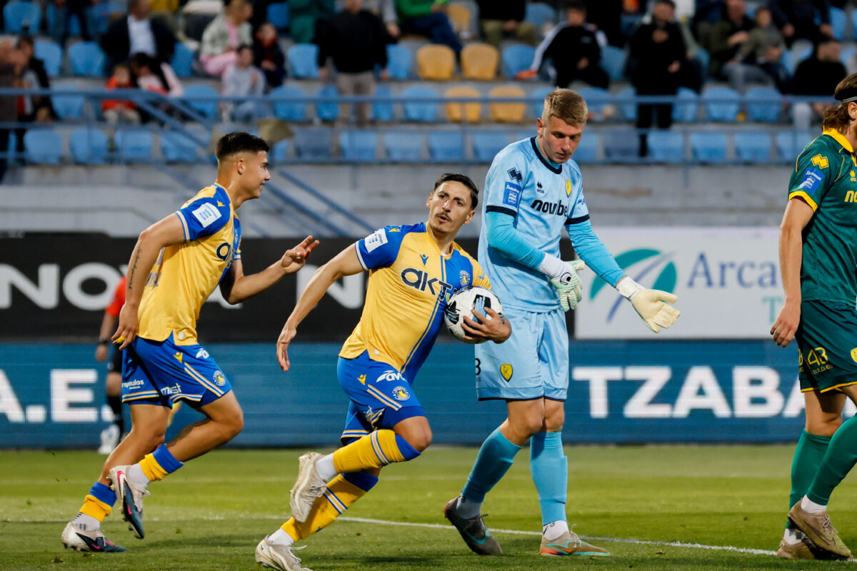 Αστέρας Τρίπολης – Παναιτωλικός 2-1: Νίκη παραμονής με πρωταγωνιστή τον Παπαδόπουλο