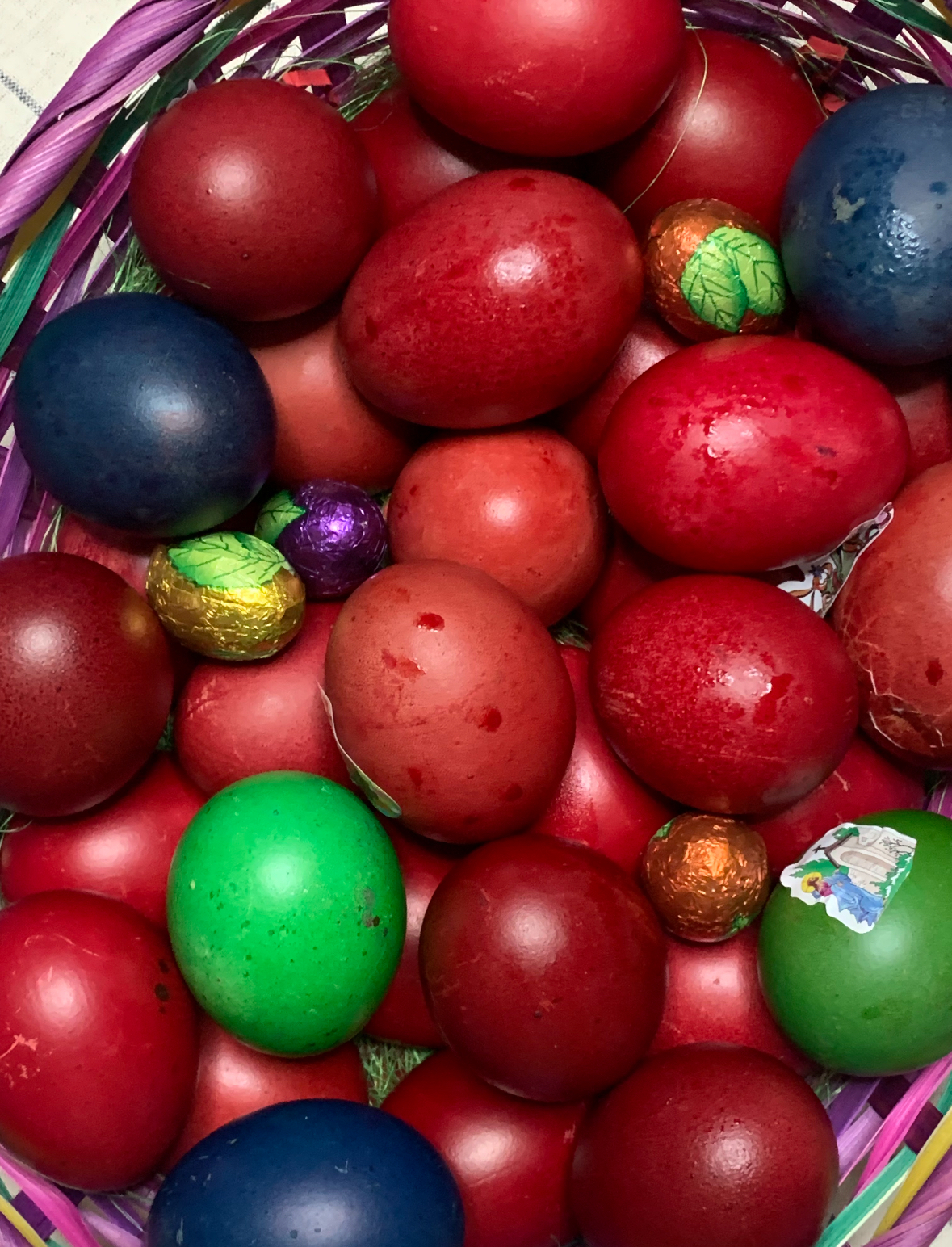 Πάσχα στην εποχή των social media: Από την παράδοση των εθίμων στο περιεχόμενο για την «κατάκτηση» των followers