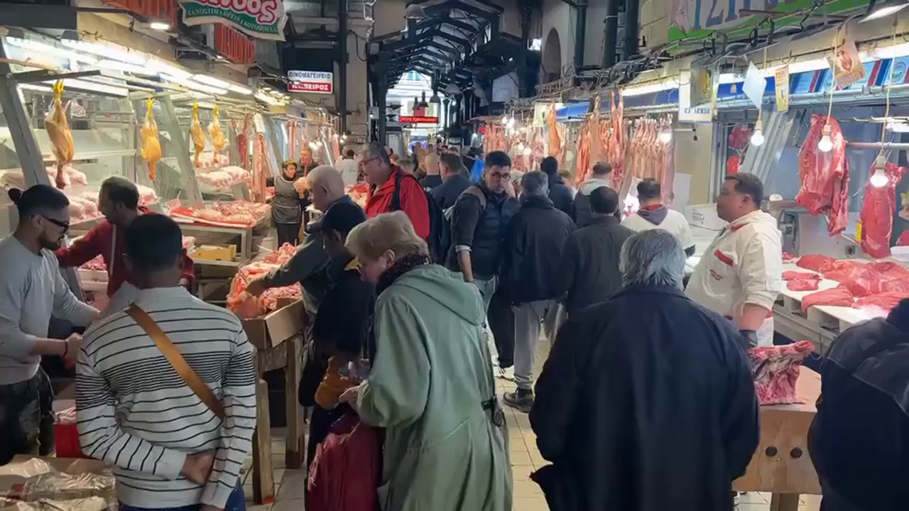 Αυξημένη η κίνηση στη Βαρβάκειο αγορά ενόψει Πάσχα