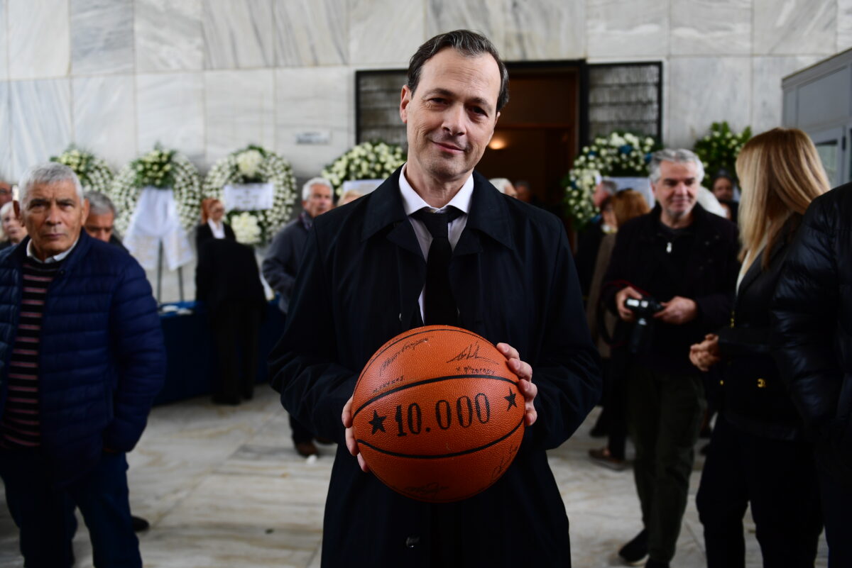 Βασίλης Γκούμας: Το ύστατο «αντίο» στον θρύλο του ελληνικού μπάσκετ