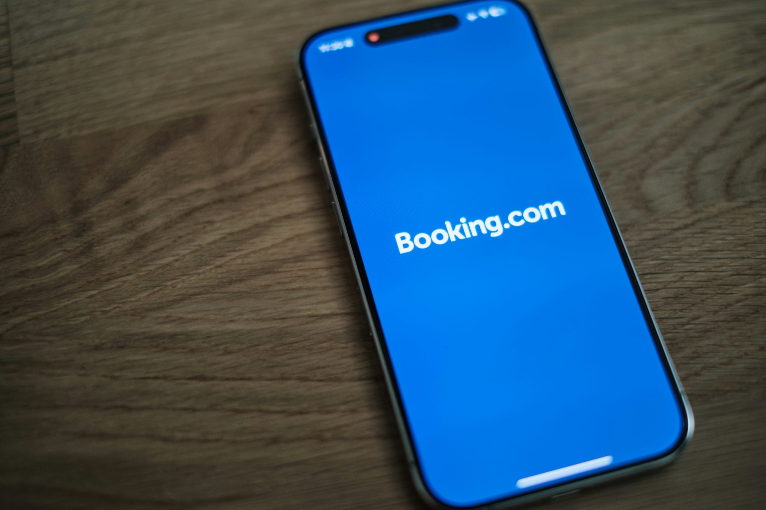 Προειδοποίηση για πελάτες του Booking – Χάκερ υπέκλεψαν προσωπικά δεδομένα