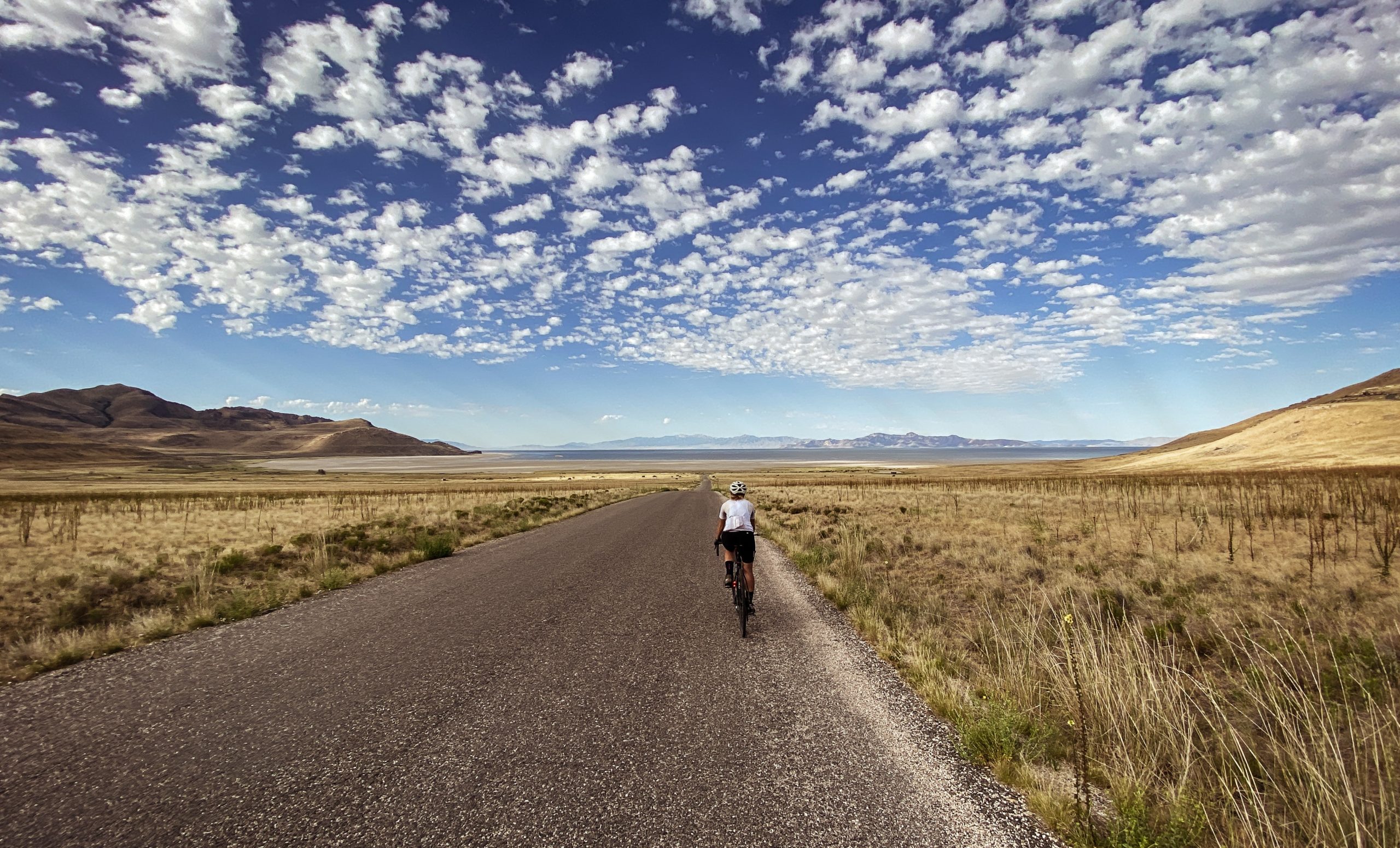 Ποδήλατο «στον ουρανό»: Το θέαμα που θυμίζει οφθαλμαπάτη (Vid)