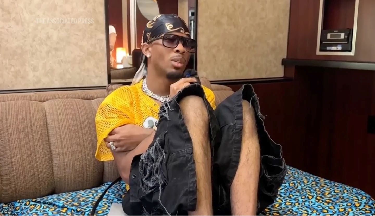 Ράπερ D4vd: Σοκ από τις αποκαλύψεις για τη δολοφονία 14χρονης – Η φουσκωτή πισίνα και το φονικό αλυσοπρίονο