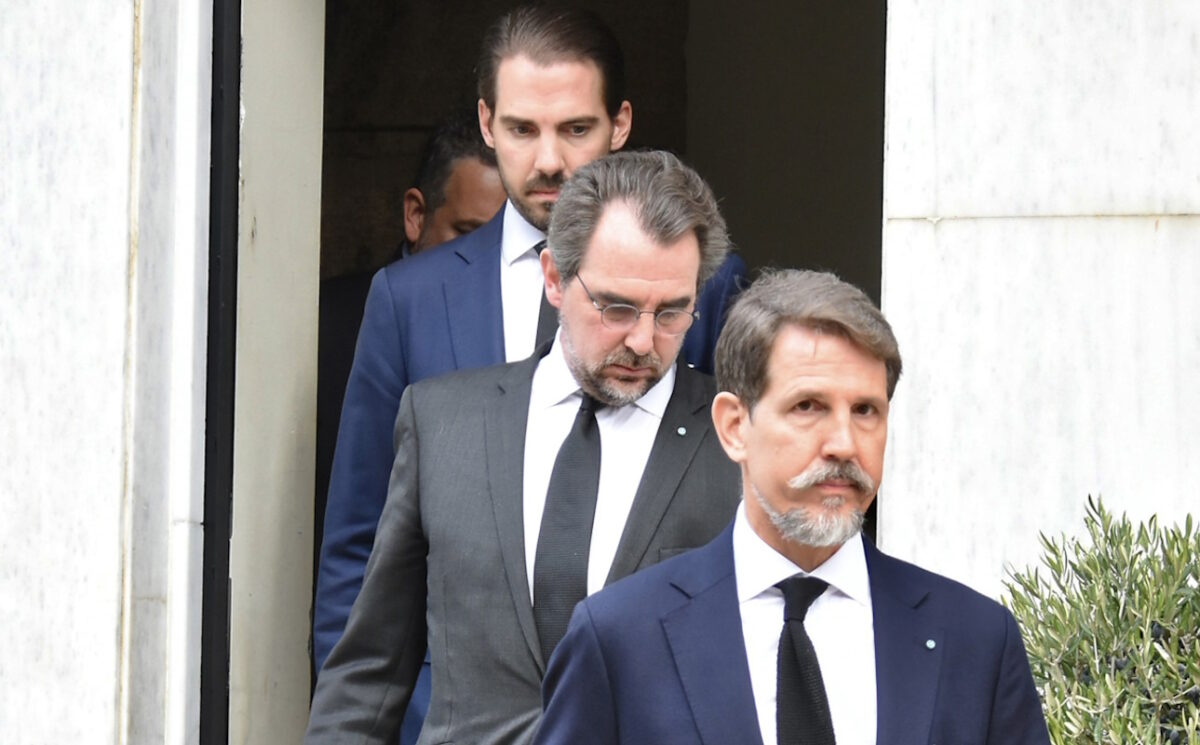 Παύλος, Νικόλαος, Φίλιππος και 7 ακόμη από την πρώην βασιλική οικογένεια απέκτησαν επίσημα το επώνυμο Ντε Γκρες, με απόφαση ΣτΕ