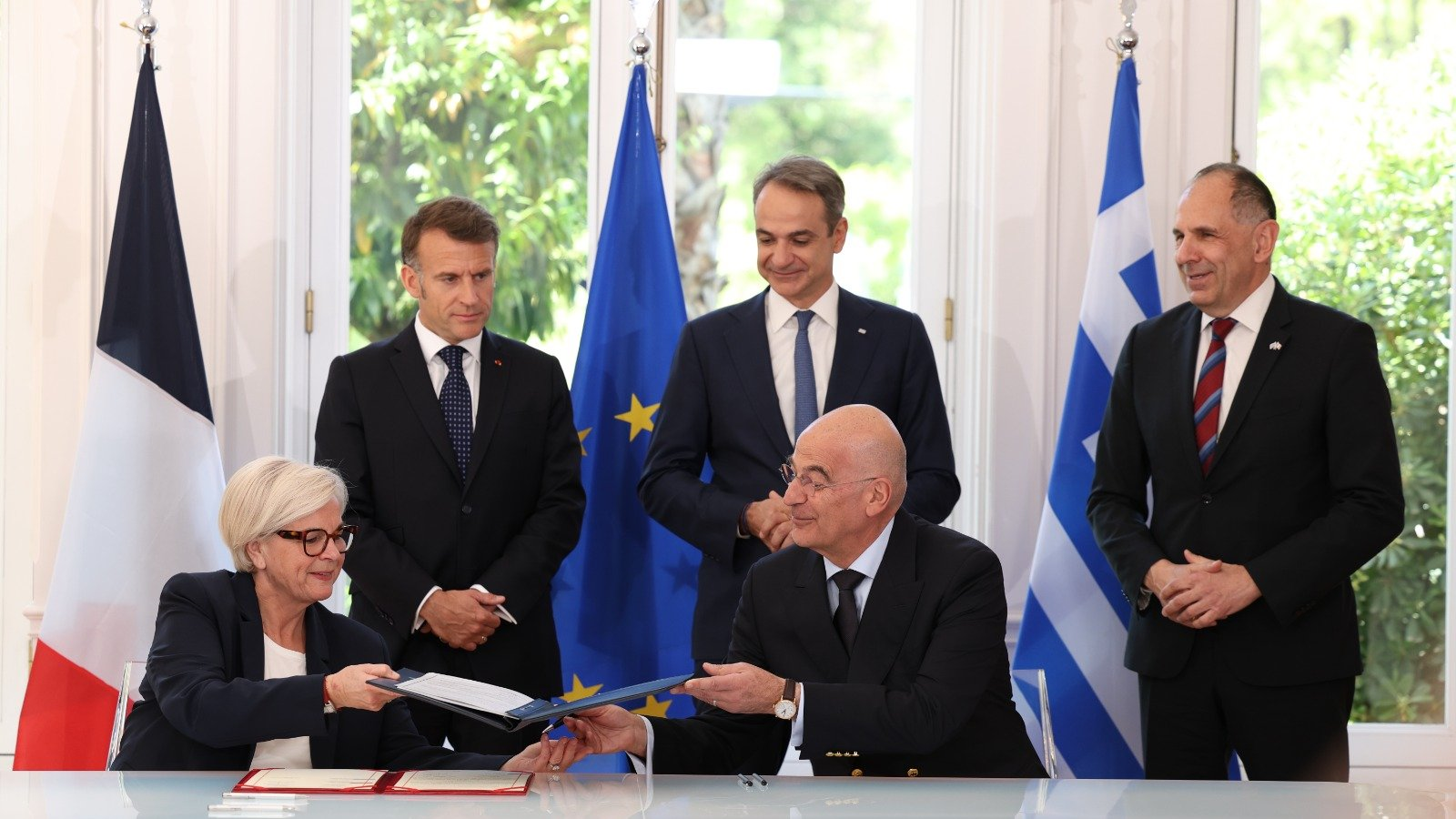 Οριστικοποιήθηκε η ανανέωση της «Στρατηγικής Εταιρικής Συνεργασίας» Ελλάδας – Γαλλίας από τον Δένδια και τη Γαλλίδα υπουργό.