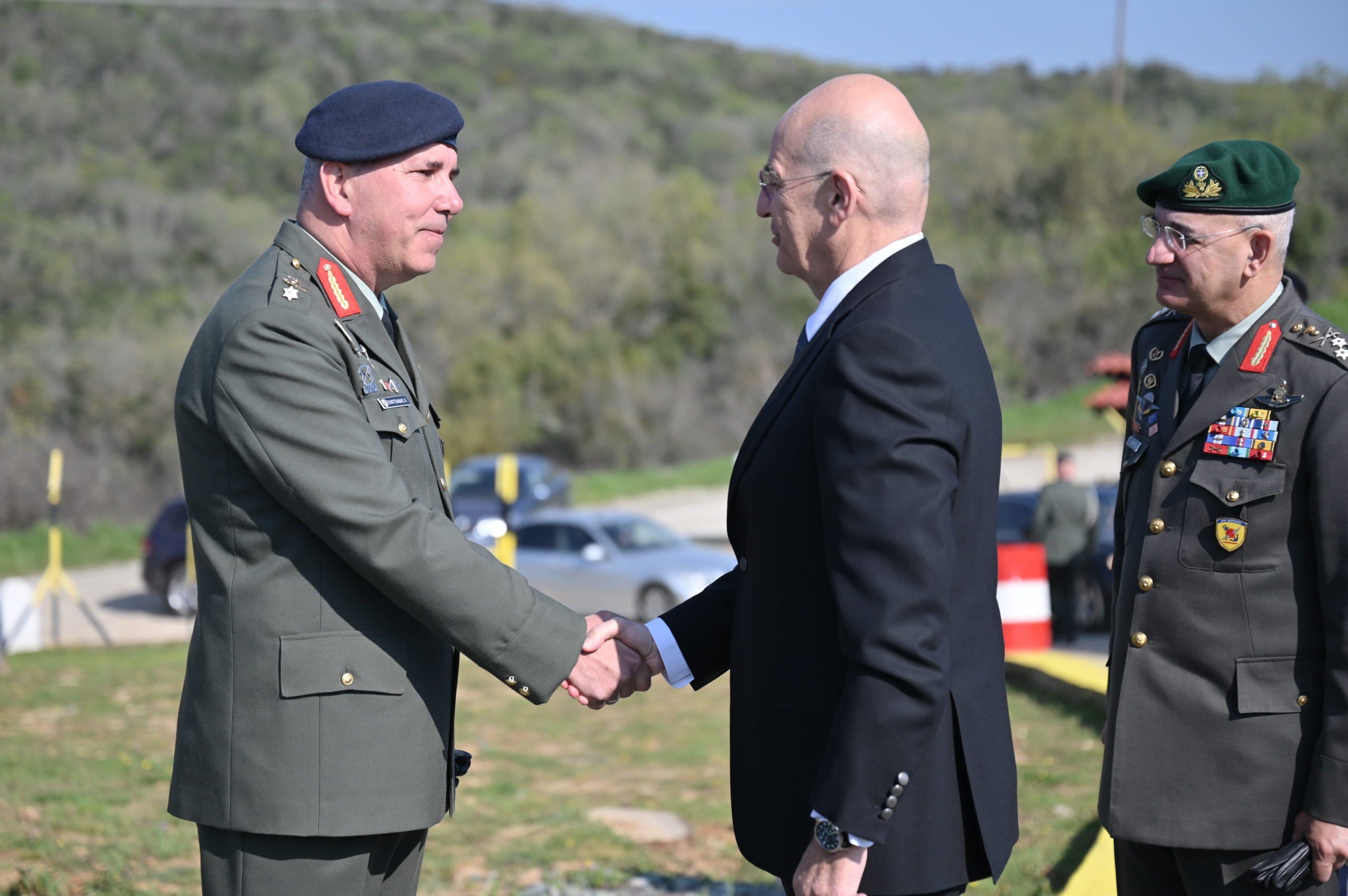 Δένδιας από Έβρο: Ας εστιάσουμε στις γυναίκες και τους άνδρες που προστατεύουν τα σύνορα της χώρας μας