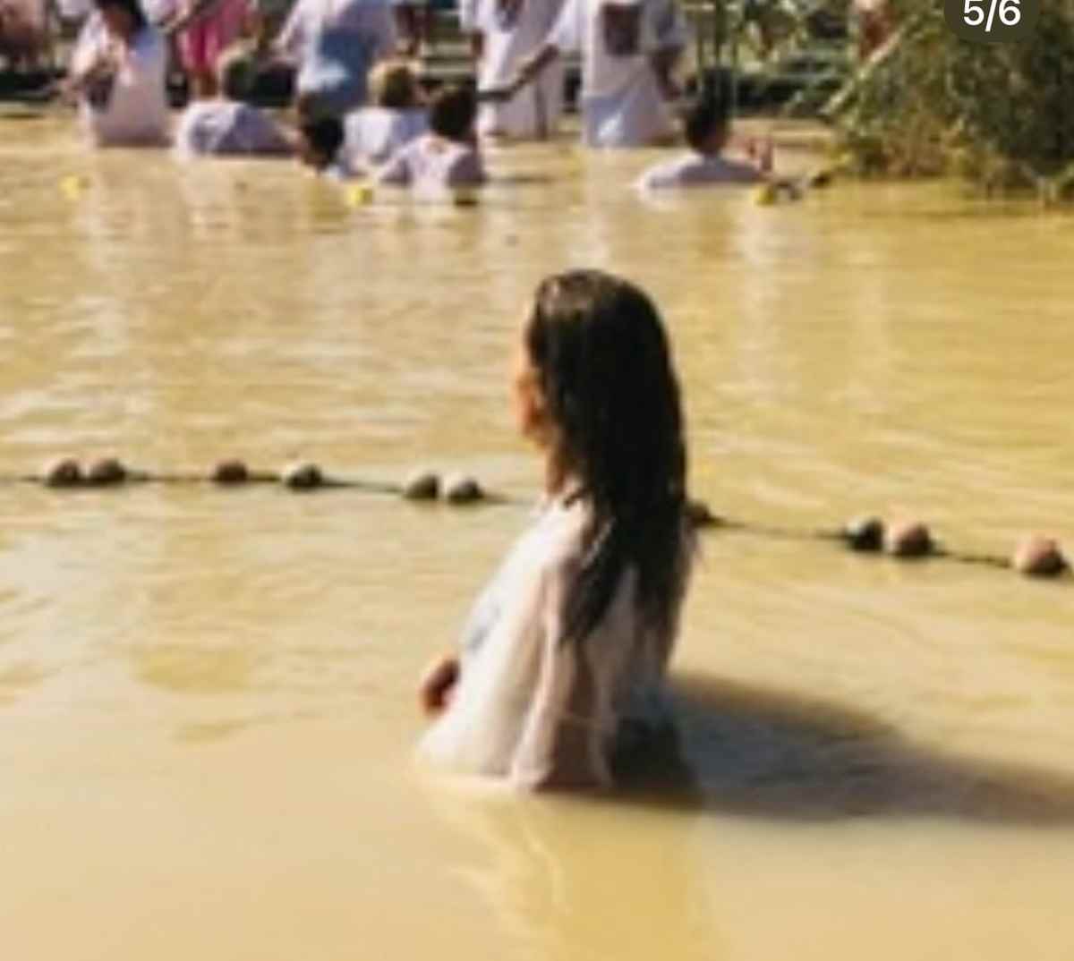 Πηγή Δεβετζή: Οι εικόνες από τη βάφτισή της στον Ιορδάνη Ποταμό – Συγκινεί η δημοσίευσή της 11 Πηγή Δεβετζή: Οι φωτογραφίες από τη βάφτισή της στον Ιορδάνη Ποταμό - Συγκλονίζει η ανάρτησή της