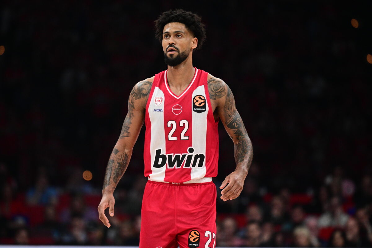 Ολυμπιακός: Πόνος στη μέση ο Γουόρντ, διάστρεμμα ο Ντόρσεϊ – Ανησυχία για το δεύτερο ματς με Μονακό