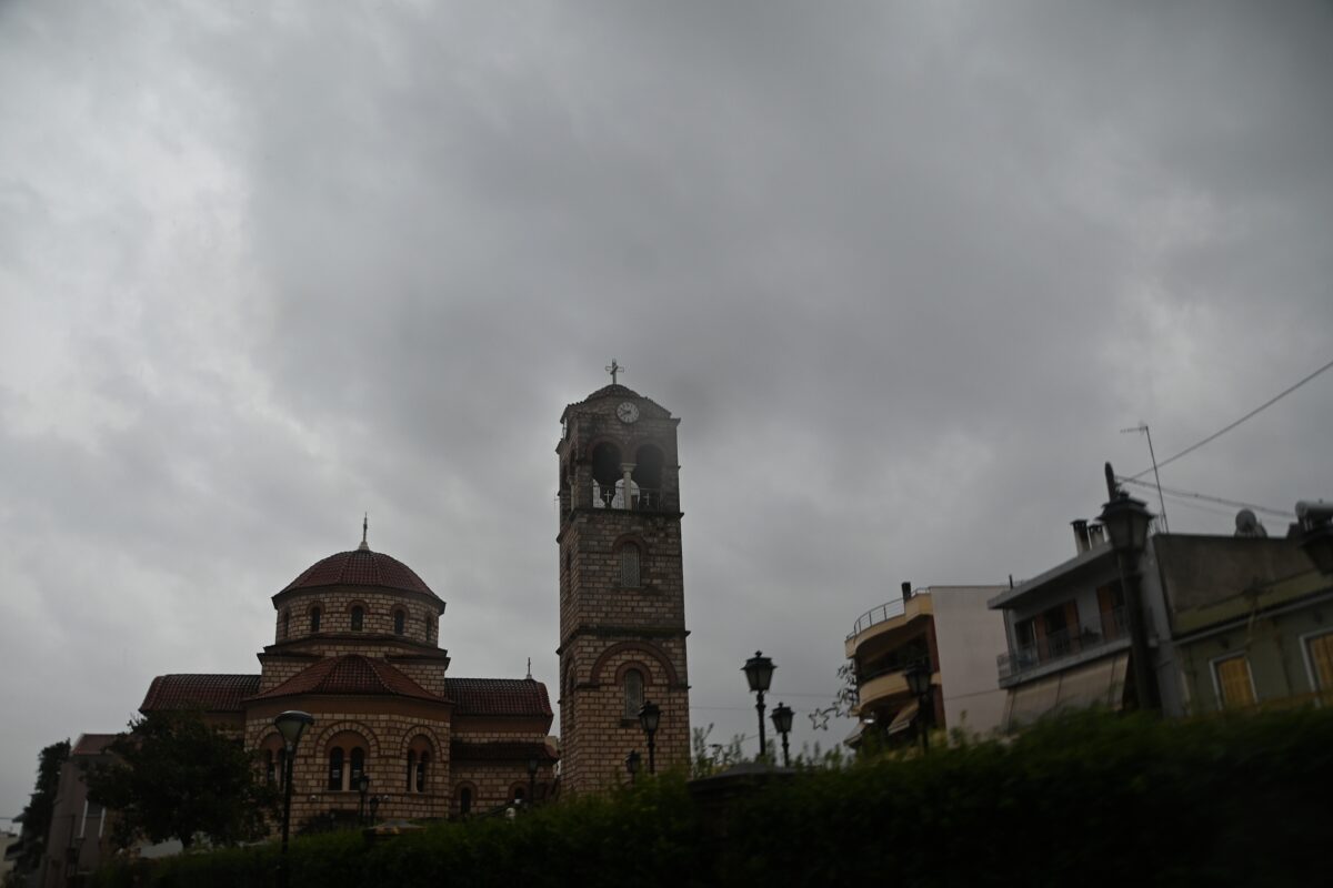 Καιρός Πάσχα: Καταιγίδες σε Μακεδονία και Αιγαίο από Μεγάλη Τετάρτη – Πρόβλεψη έως Κυριακή