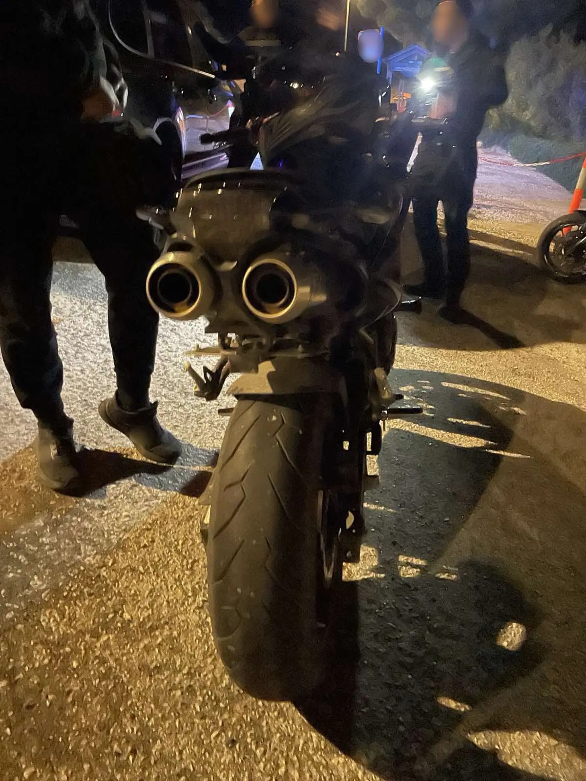 «Αστυνομική επιχείρηση» της Τροχαίας σε κόντρες και ριψοκίνδυνους οδηγούς στα νότια προάστια – Καταγράφηκαν 42 παραβάσεις