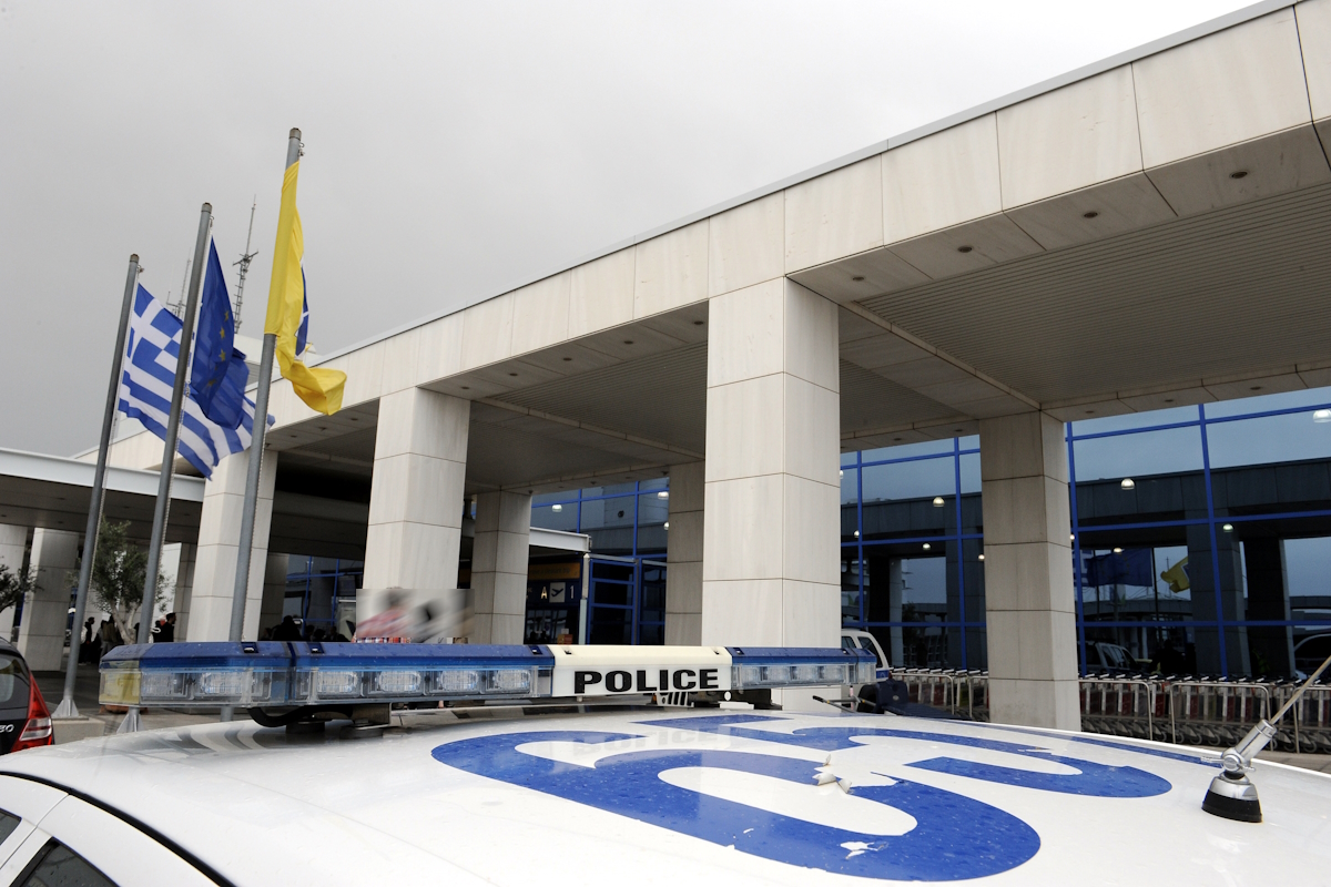 Σύλληψη 40χρονου αλλοδαπού στο «Ελευθέριος Βενιζέλος», καταζητούμενου με ευρωπαϊκό ένταλμα για μεταφορά μεταναστών