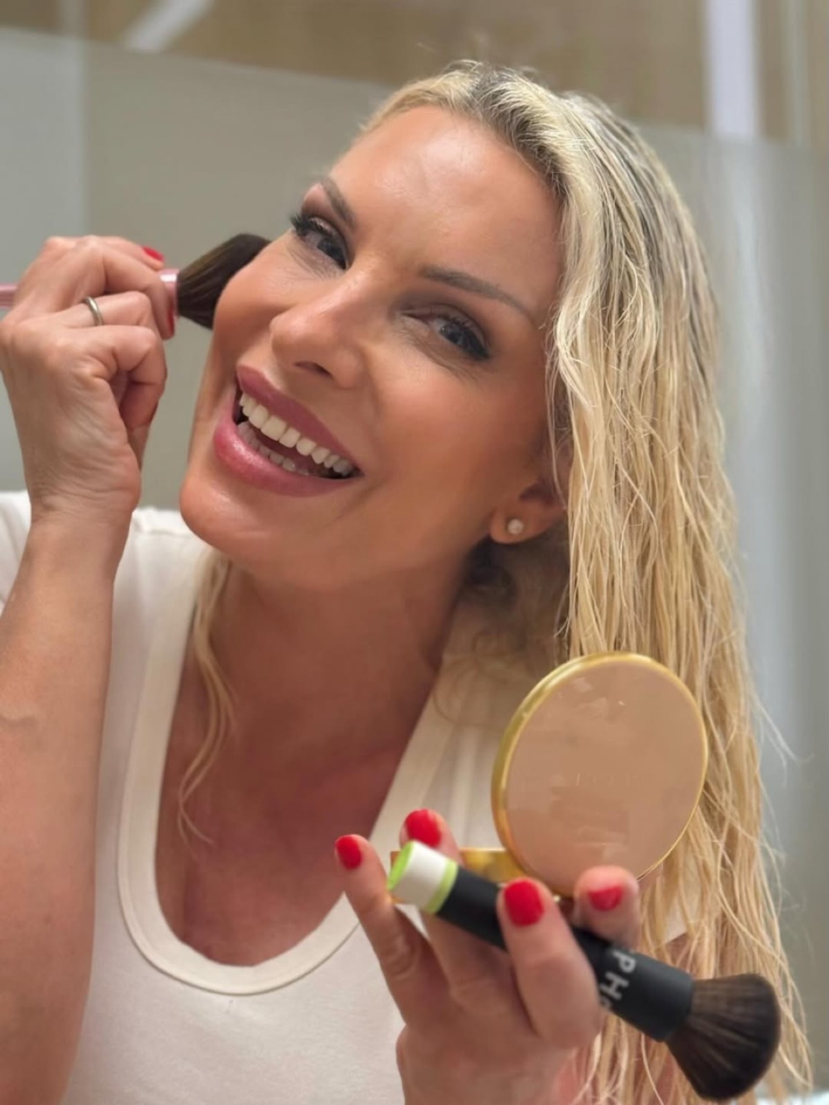 Ελένη Μενεγάκη: Χαλαρή σε ισπανική ακτή – Οι φρέσκες εικόνες από τις διακοπές με τον Ματέο Παντζόπουλο 6 Ελένη Μενεγάκη