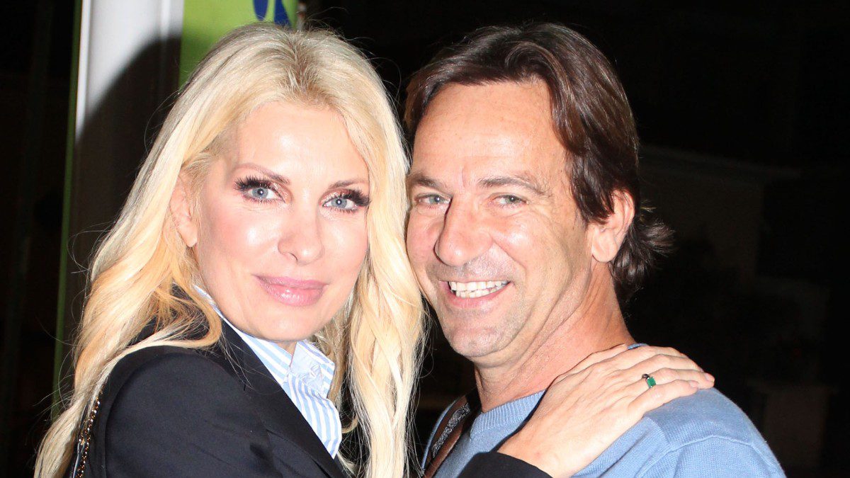 Πασχαλινές ευχές από την Ελένη Μενεγάκη στην Ισπανία με τον Ματέο Παντζόπουλο (Φωτογραφίες)