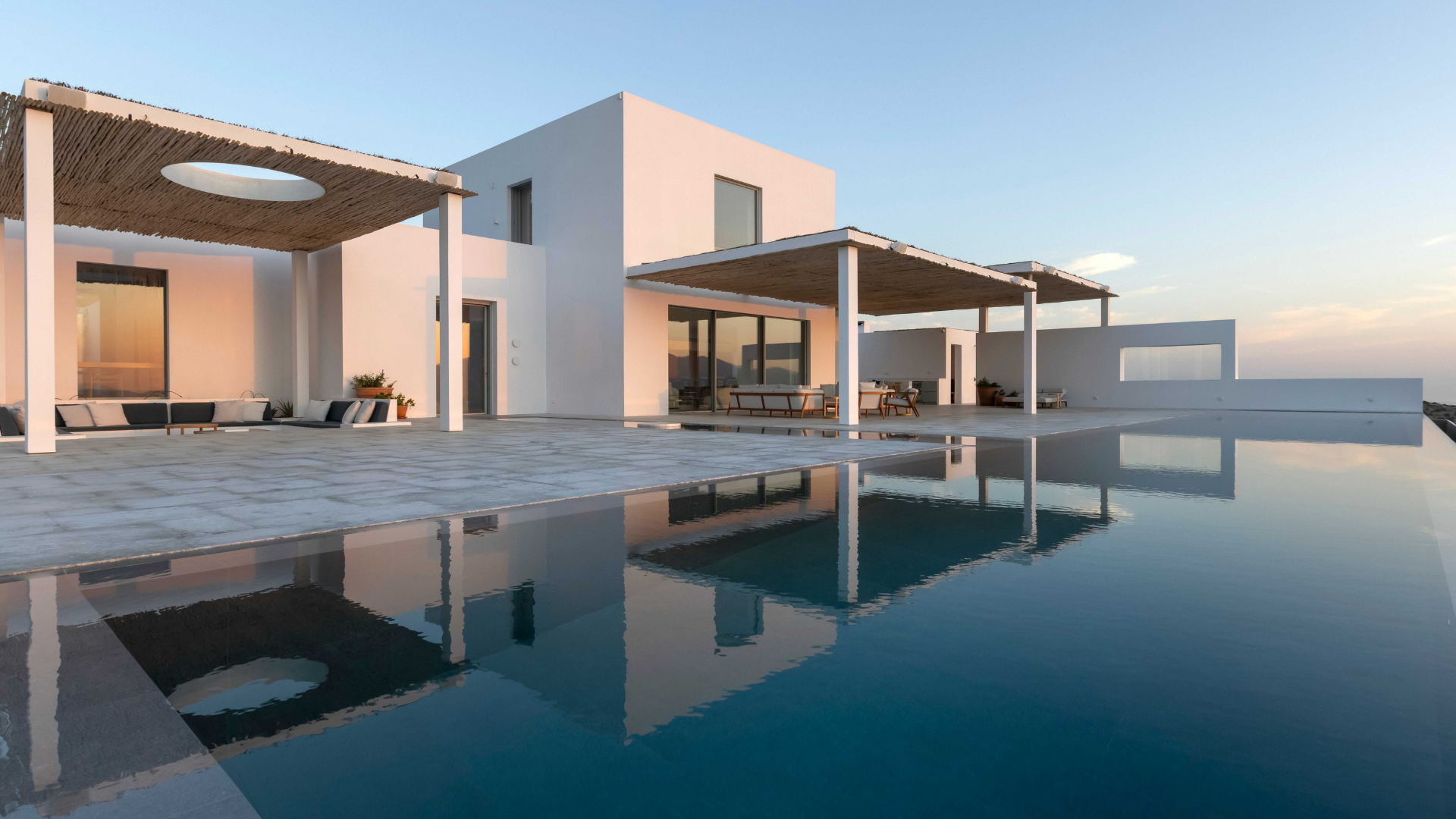 Η ΑΙ προτείνει ελληνικά νησιά σε υπερπλούσιους τουρίστες