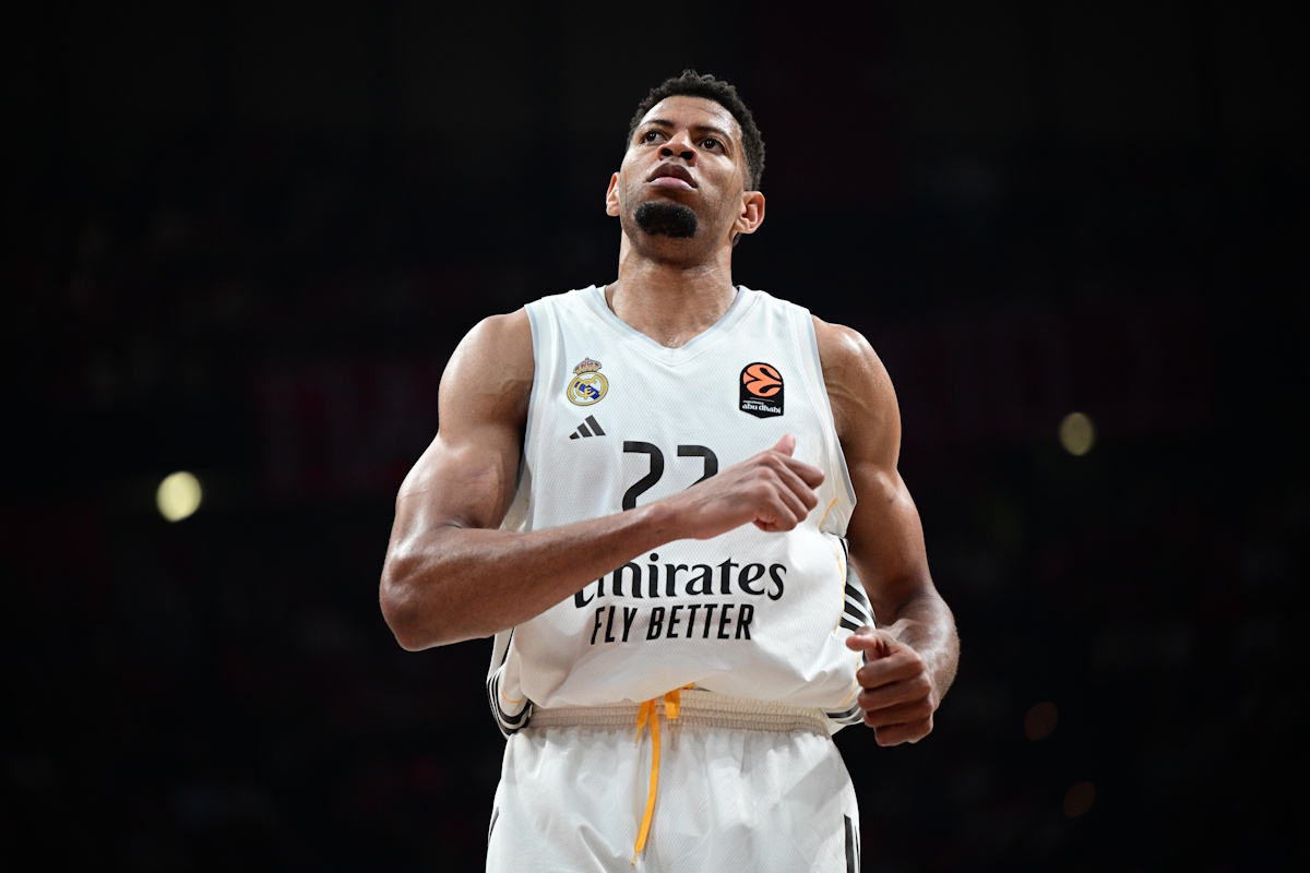 Ταβάρες: «Ο Ολυμπιακός παίζει φανταστικό μπάσκετ – Θα ρωτήσω τον Διαμαντίδη πώς κέρδισε έξι φορές τον τίτλο του κορυφαίου αμυντικού»