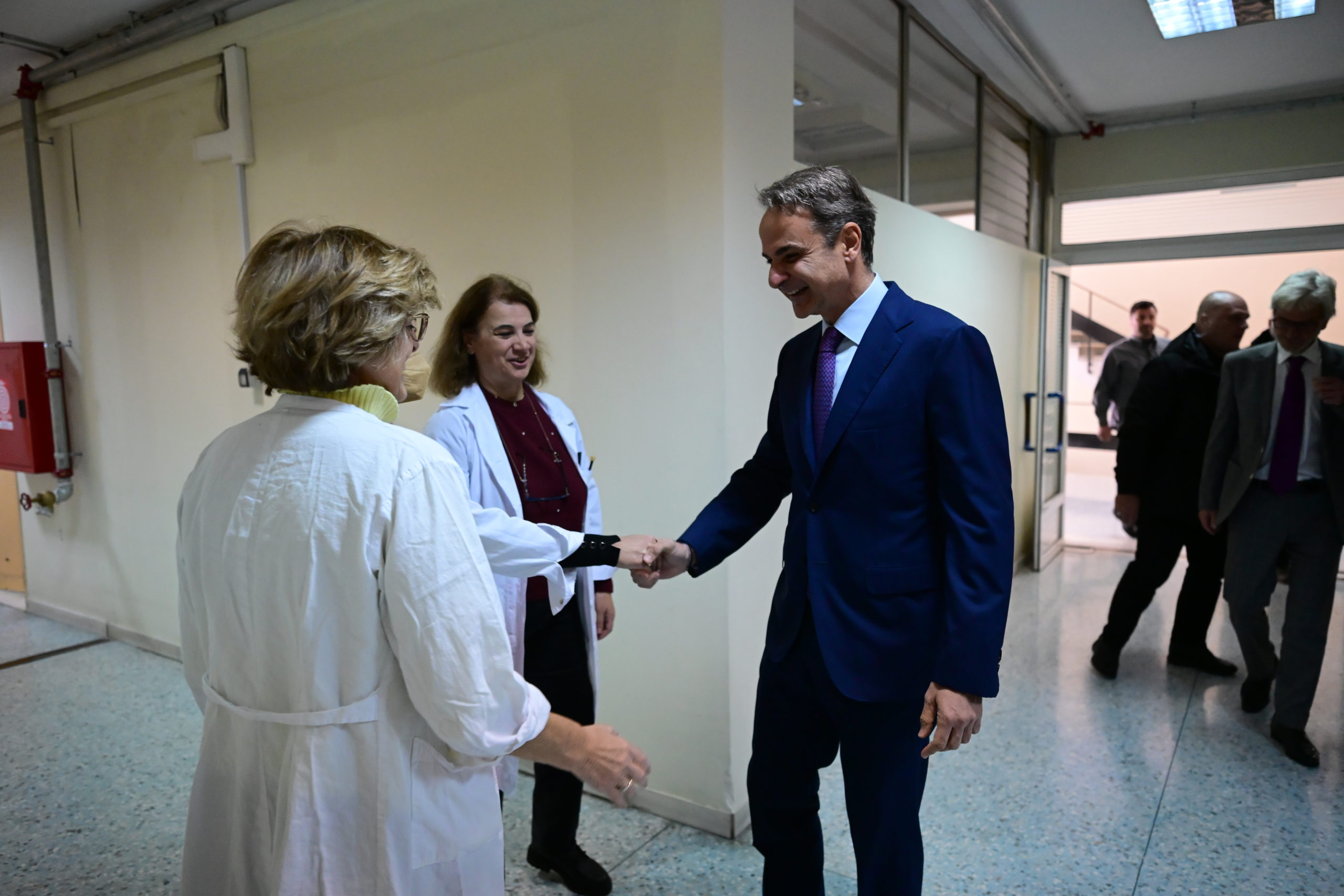 Επίσκεψη του πρωθυπουργού Κυριάκου Μητσοτάκη στο νοσοκομείο «Μεταξά»