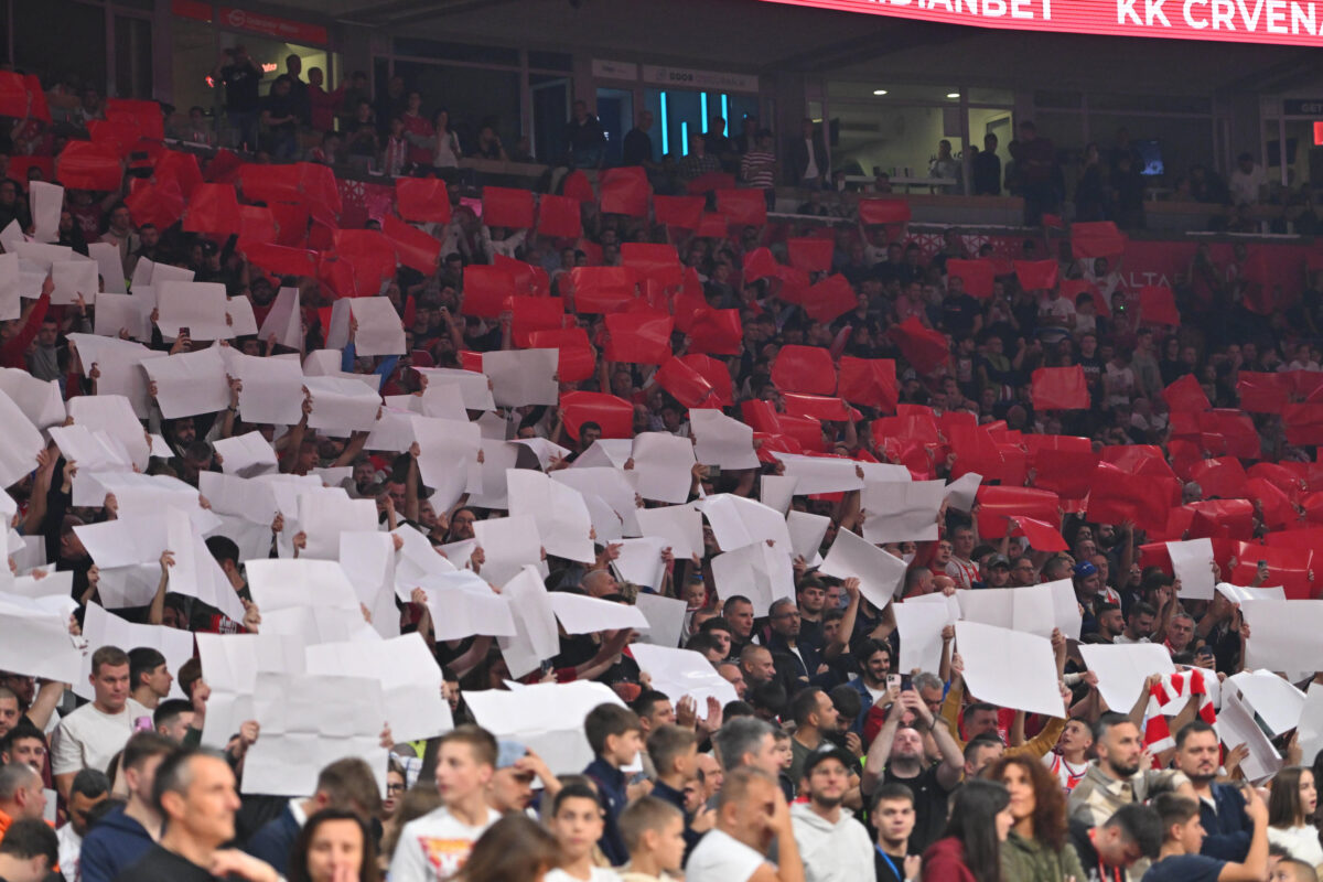 Ερυθρός Αστέρα και Παρτίζαν δέθηκαν βαριά τιμωρία από τη Euroleague για τα επεισόδια στο μεταξύ τους ντέρμπι