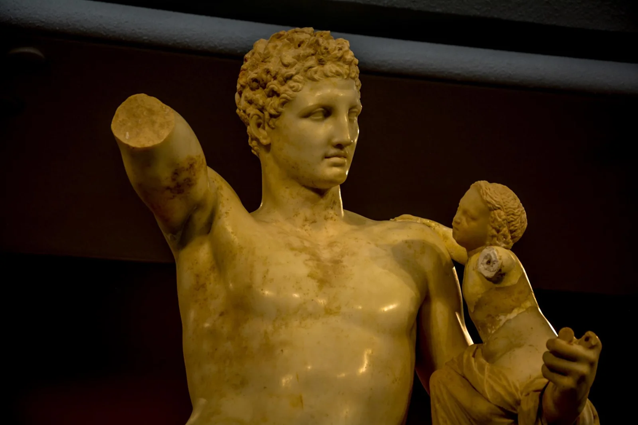 Το 1877 η ανακάλυψη του Ερμή του Πραξιτέλη στην Αρχαία Ολυμπία που συγκλόνισε την αρχαιολογική κοινότητα