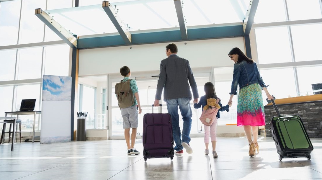 ETC: Οι Ευρωπαίοι προτιμούν την Ελλάδα για θερινές διακοπές