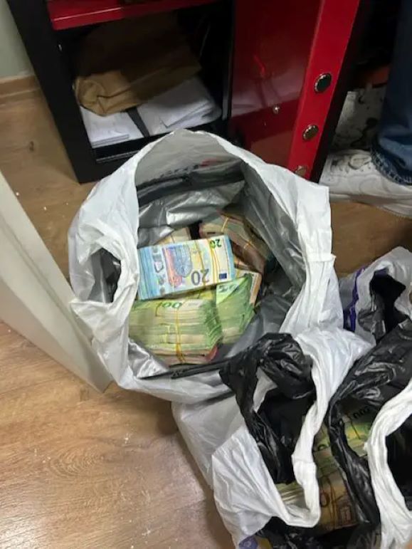 Αλβανία: Διαλύθηκε διεθνές δίκτυο «επενδυτικής απάτης» – Call centers στα Τίρανα «έκλεβαν» θύματα και στην Ελλάδα