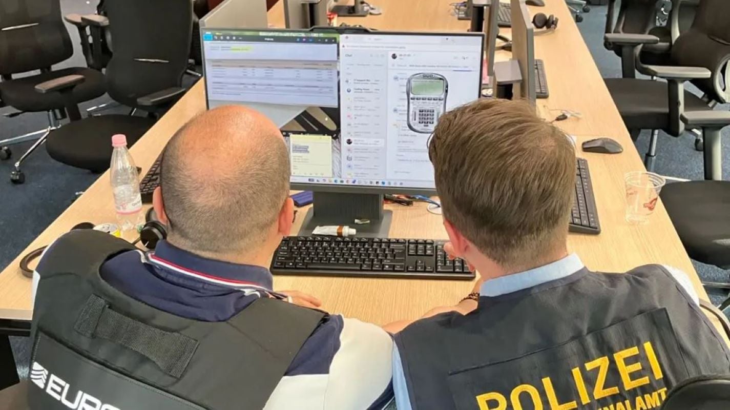 Αλβανία: Διαλύθηκε διεθνές δίκτυο «επενδυτικής απάτης» – Call centers στα Τίρανα «έκλεβαν» θύματα και στην Ελλάδα