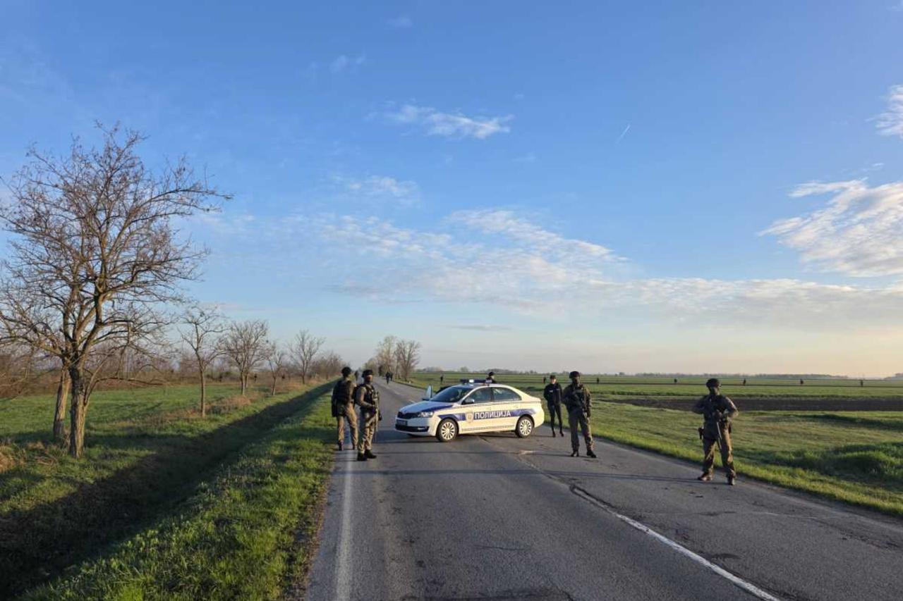 Συναγερμός στη Σερβία για βόμβες κοντά σε αγωγό ρωσικού φυσικού αερίου προς Ουγγαρία 2 εντοπισμό εκρηκτικών κοντά σε υποδομή φυσικού αερίου στη Σερβία