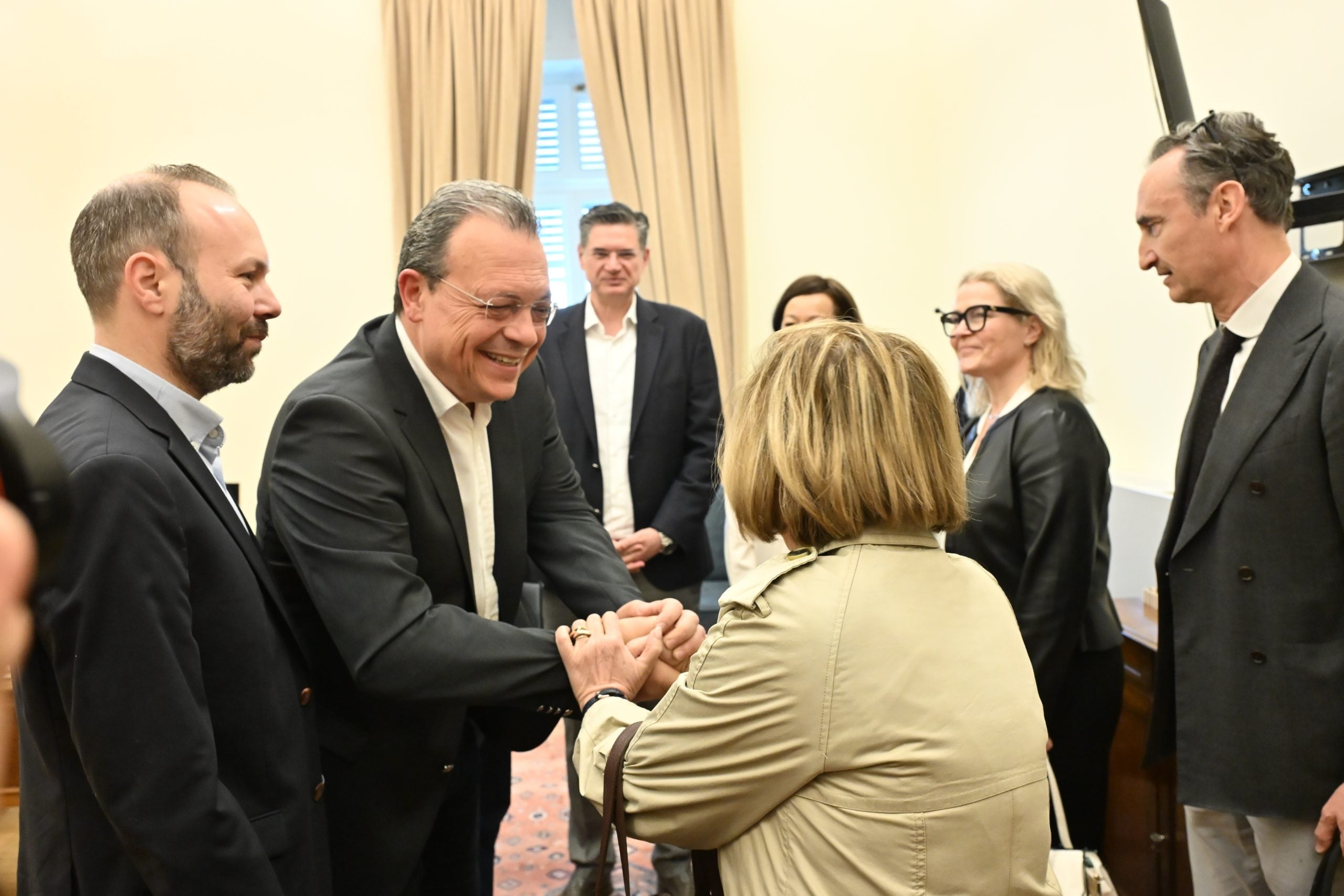 Φάμελλος: Η κυβέρνηση υπονομεύει το κράτος δικαίου, τη Δικαιοσύνη και τις ανεξάρτητες Αρχές