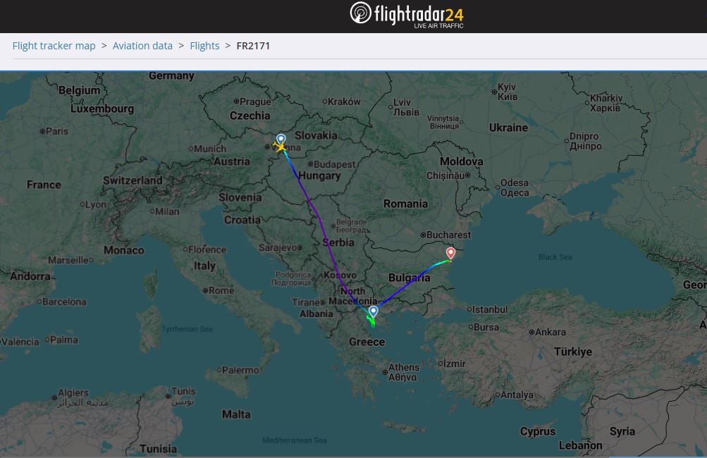Έκτακτη προσγείωση πτήσης της Ryanair στη Βουλγαρία – Επιβάτες καθηλωμένοι στη Βάρνα αντί για Θεσσαλονίκη