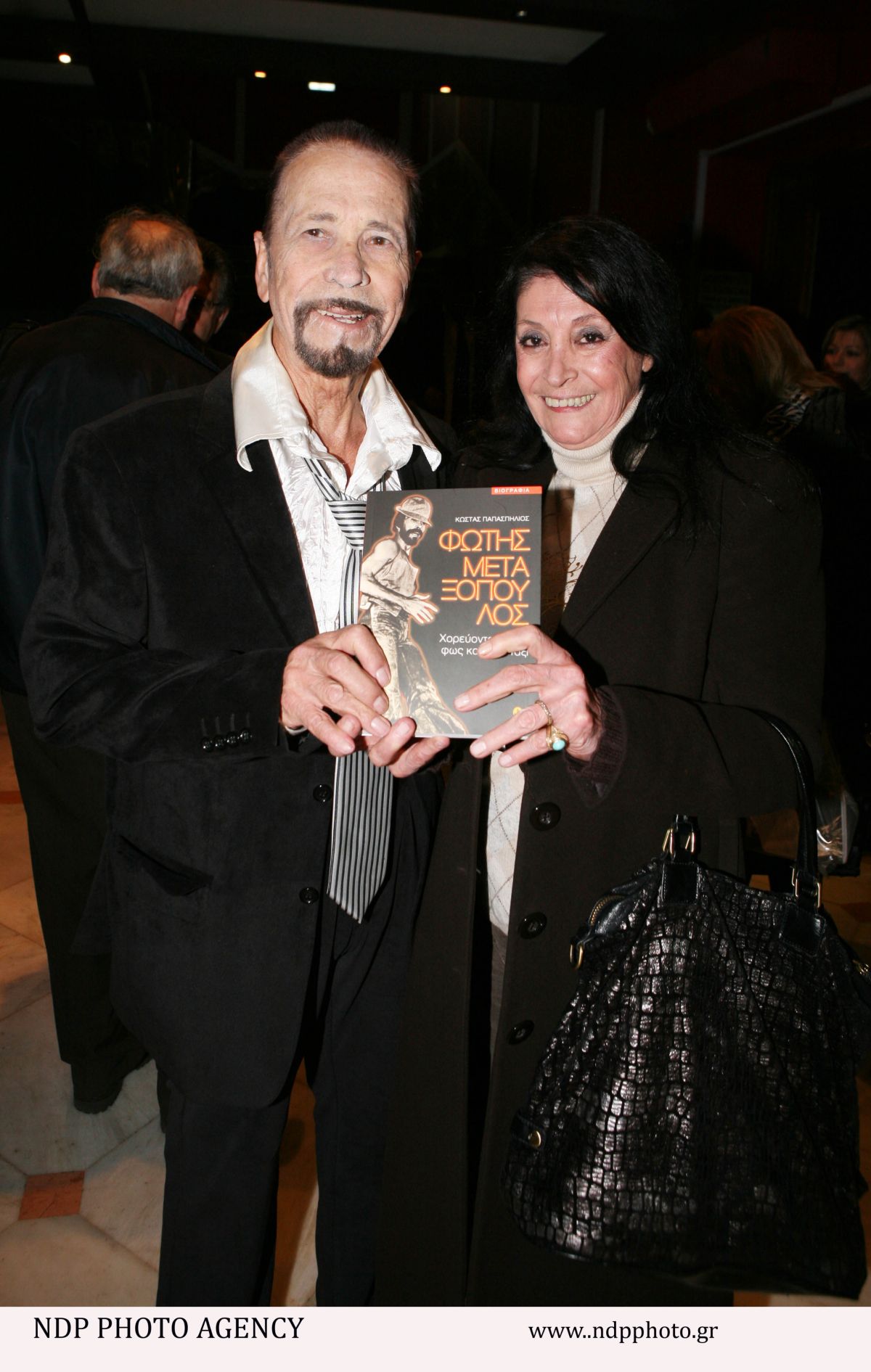 Η «μοναχική» Λαμπρή των διασήμων: 6 γνωστοί Έλληνες που πέρασαν το Πάσχα απομονωμένοι και λησμονημένοι 10 Νάντια Φοντάνα