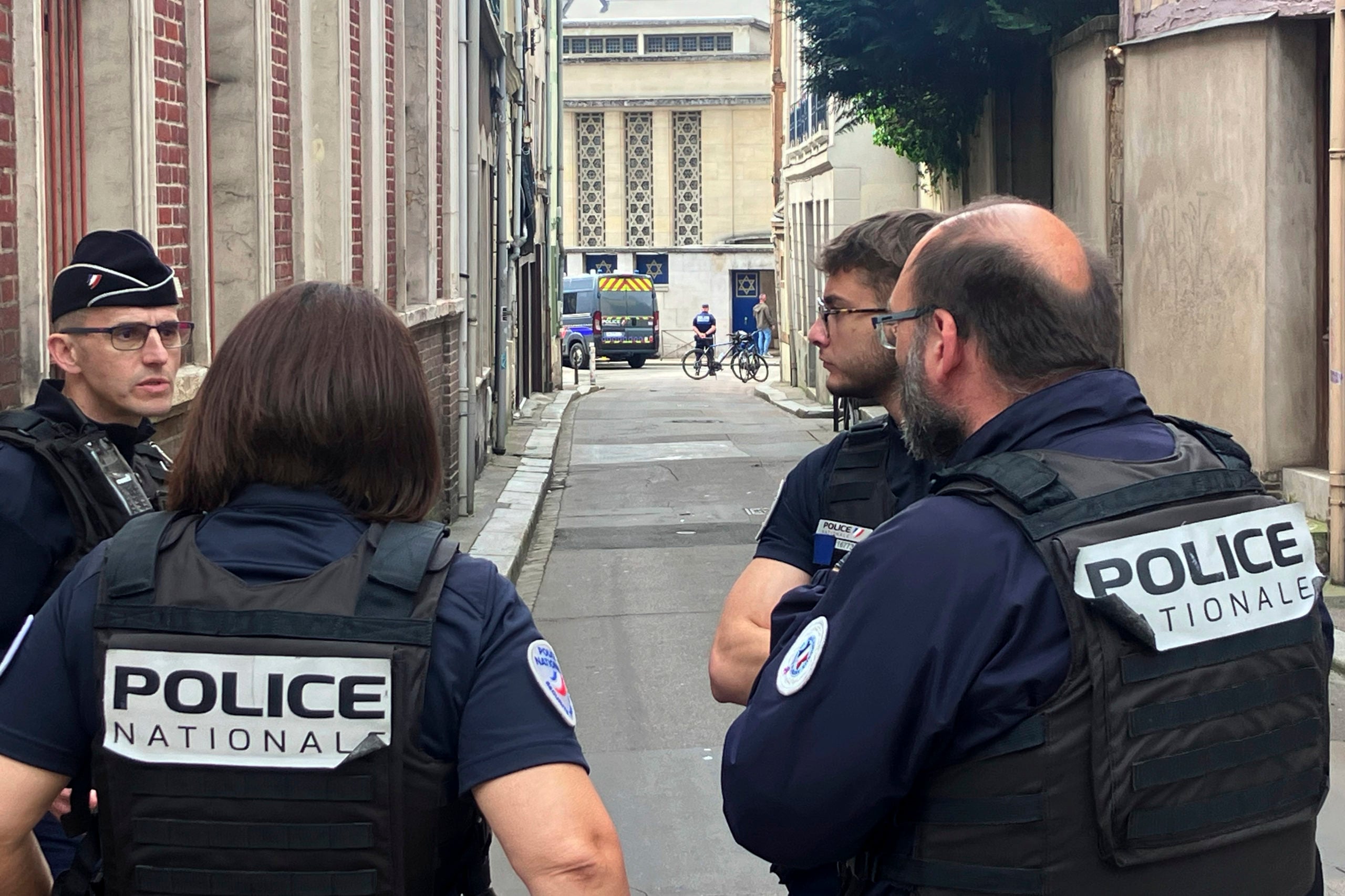 Γαλλία: Η αντιτρομοκρατική απορρίπτει τη διπλή γυναικοκτονία πρώην αστυνομικού, παρά τις εκκλήσεις για «Incel» κίνητρα