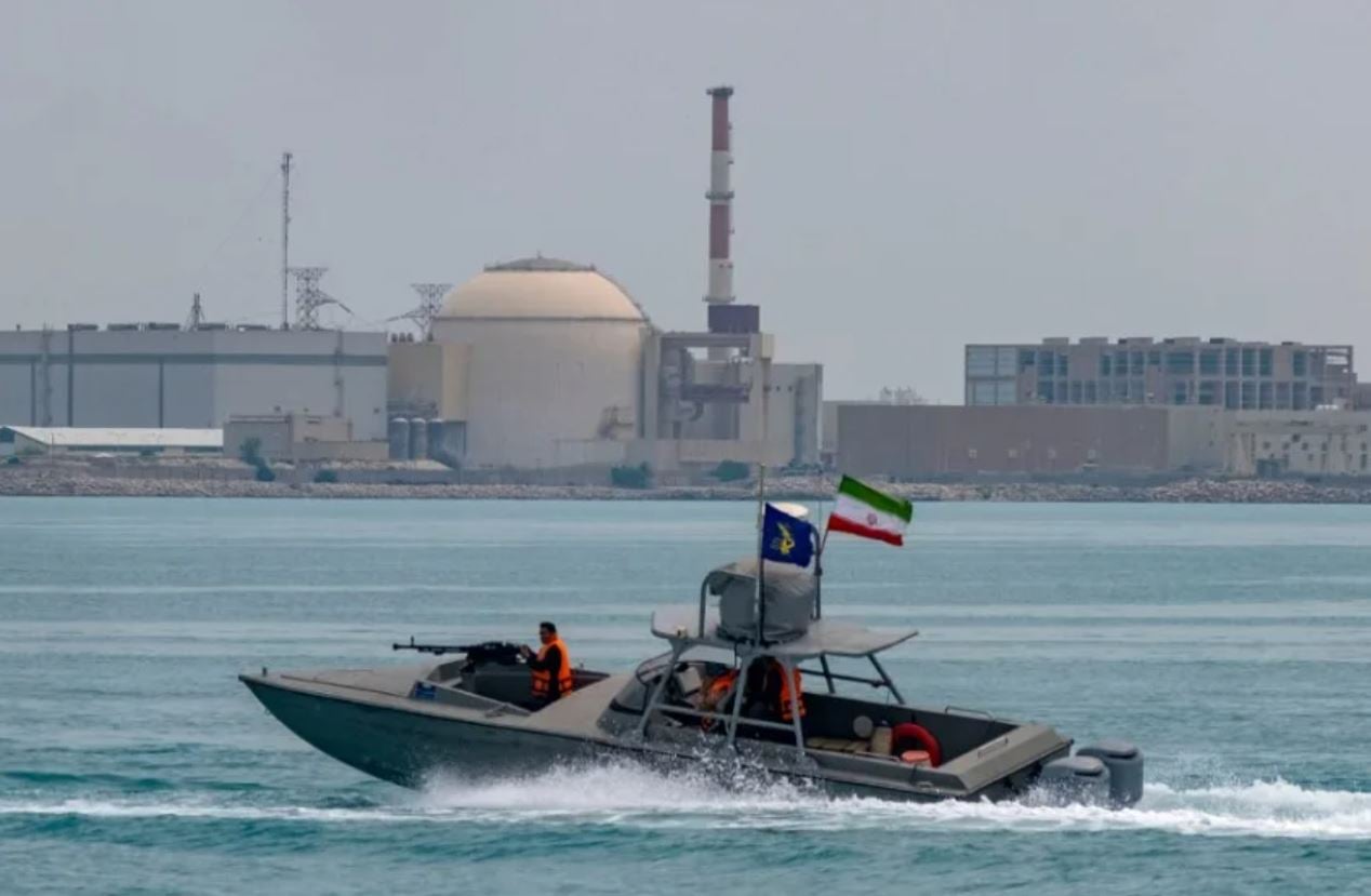 Πλοίο των Φρουρών της Επανάστασης επιτέθηκε σε εμπορευματοφόρο στα ανοιχτά του Ομάν