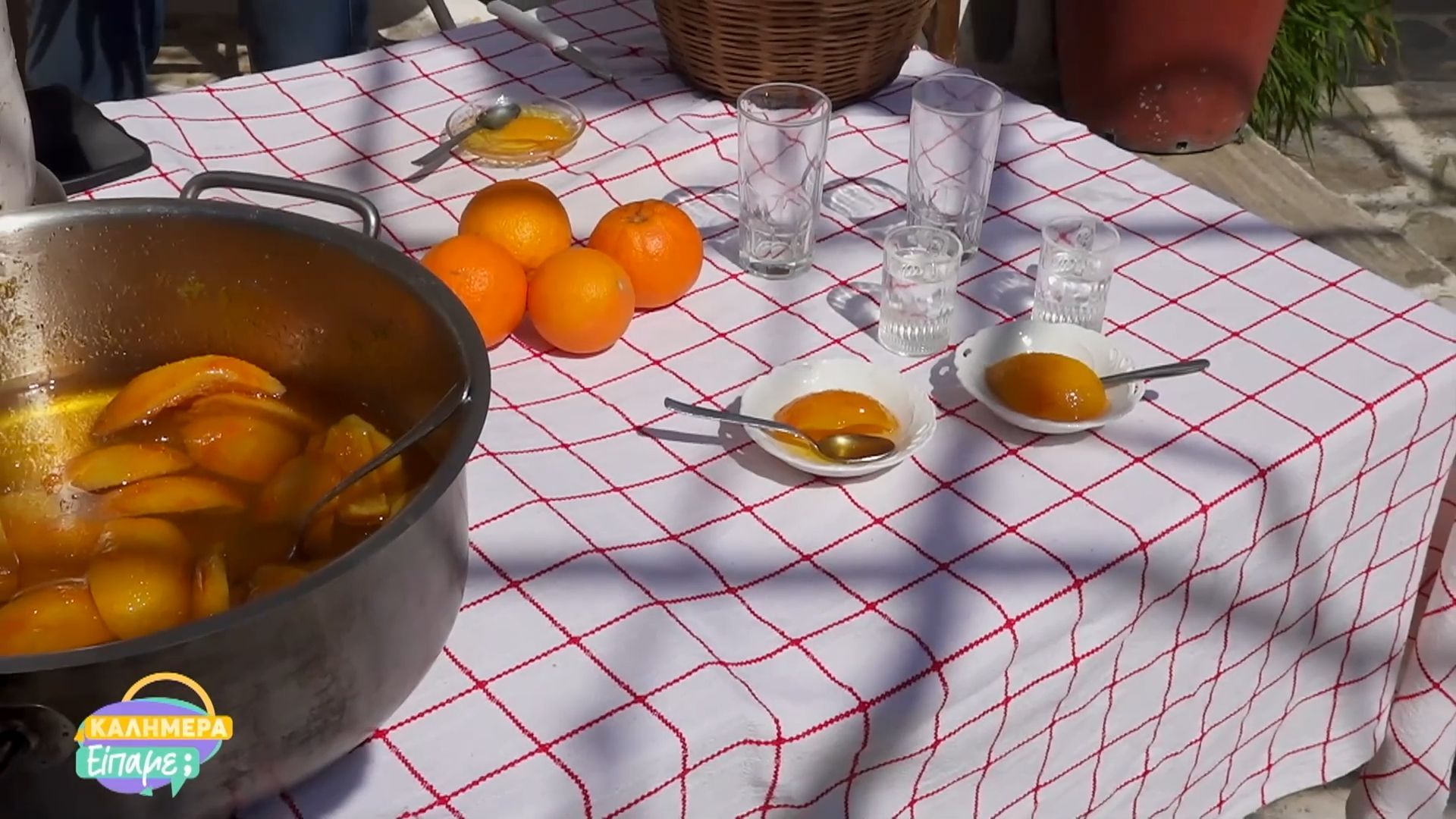 Φτιάχνουμε παραδοσιακό ναξιώτικο γλυκό του κουταλιού με πορτοκάλι