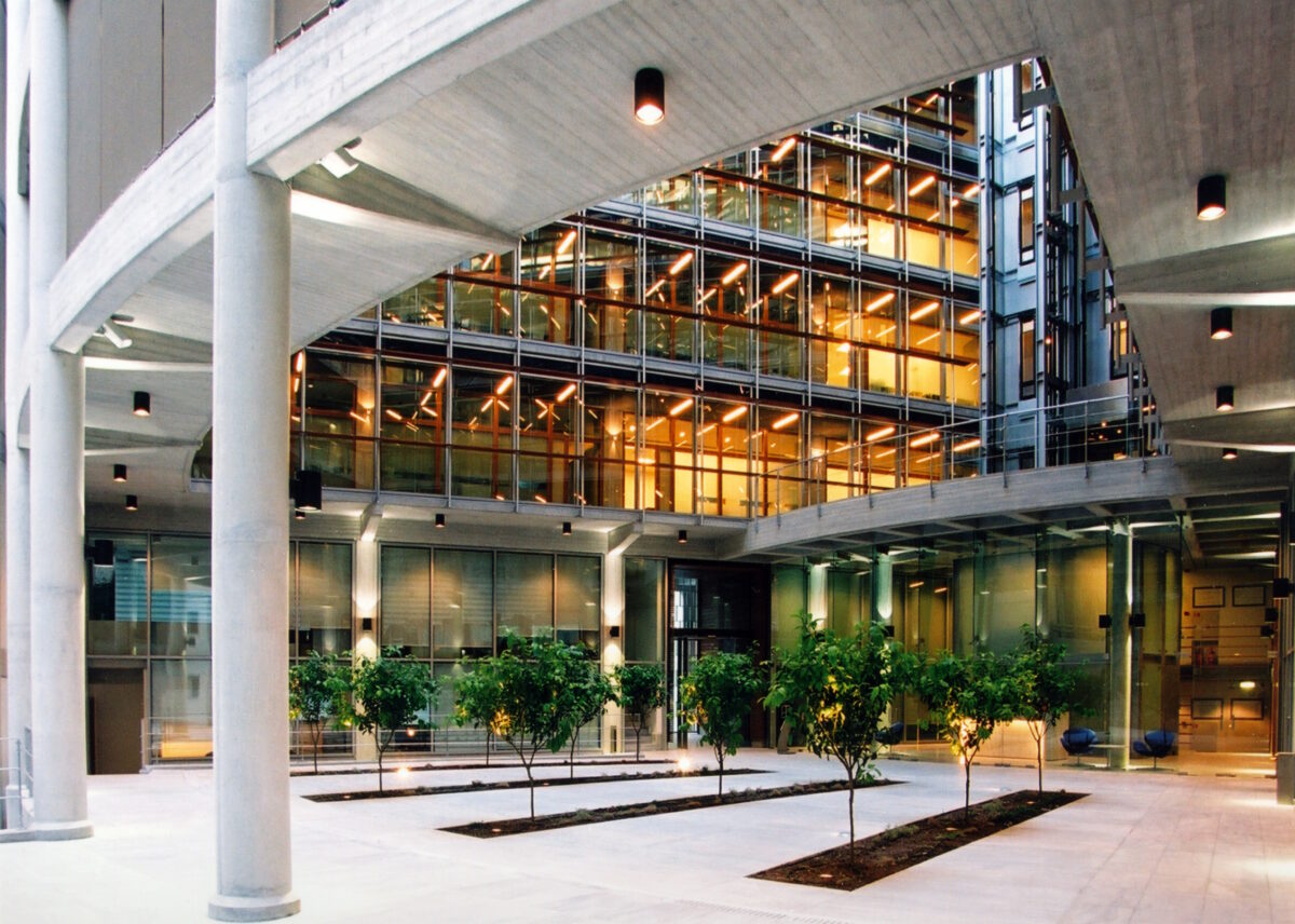 ΓΕΚ ΤΕΡΝΑ: Η Santander αναγνωρίζει δυναμική στις παραχωρήσεις και αυξάνει την τιμή στόχο της μετοχής στα 53 ευρώ με 35% περιθώριο ανόδου