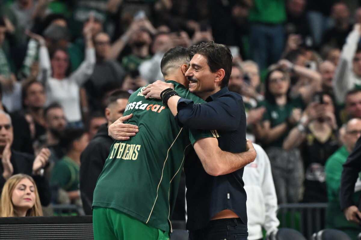 Ο Δημήτρης Γιαννακόπουλος παρακολούθησε την προπόνηση του Παναθηναϊκού πριν τους αγώνες με τη Βαλένθια