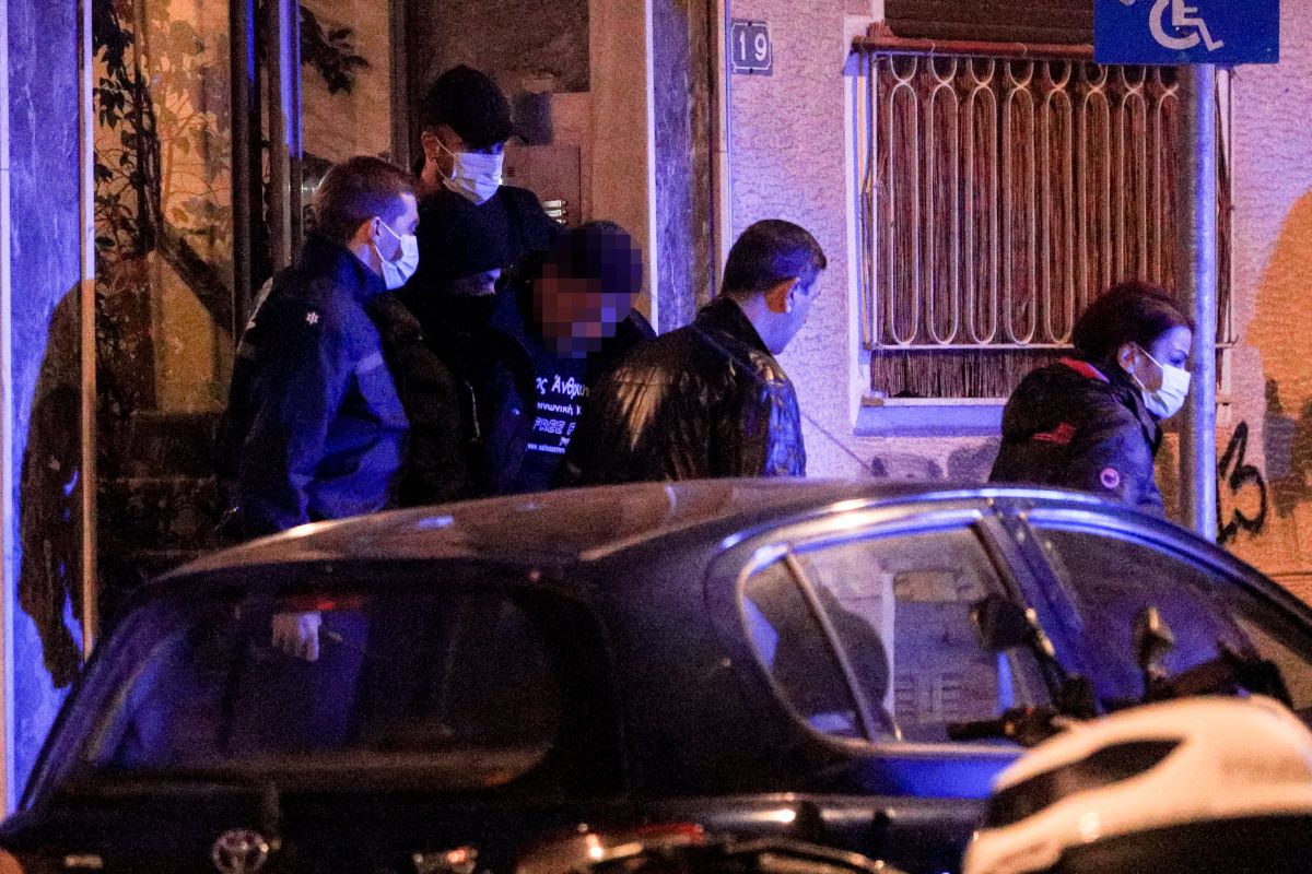 Αμπελόκηποι: Ξαναζωντανεύει η φρικτή γυναικοκτονία με τον 39χρονο που δολοφόνησε τη σύζυγό του, την έκρυψε στο πατάρι και υποκρινόταν