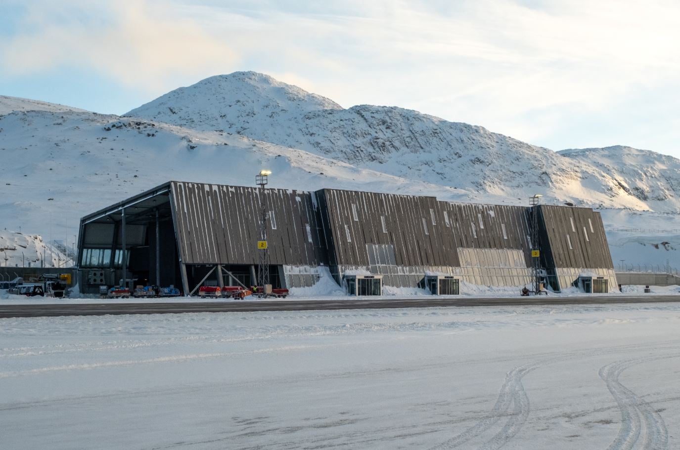 Συναγερμός στη Γροιλανδία: Το αεροδρόμιο του Νουούκ εκκενώθηκε λόγω απειλής βόμβας