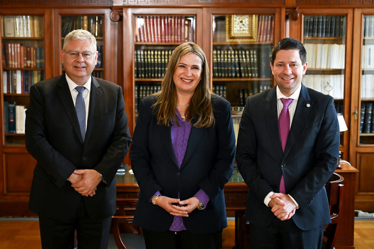 HELLENiQ ENERGY: Συμφωνία για αναβάθμιση των φοιτητικών εστιών του ΕΚΠΑ