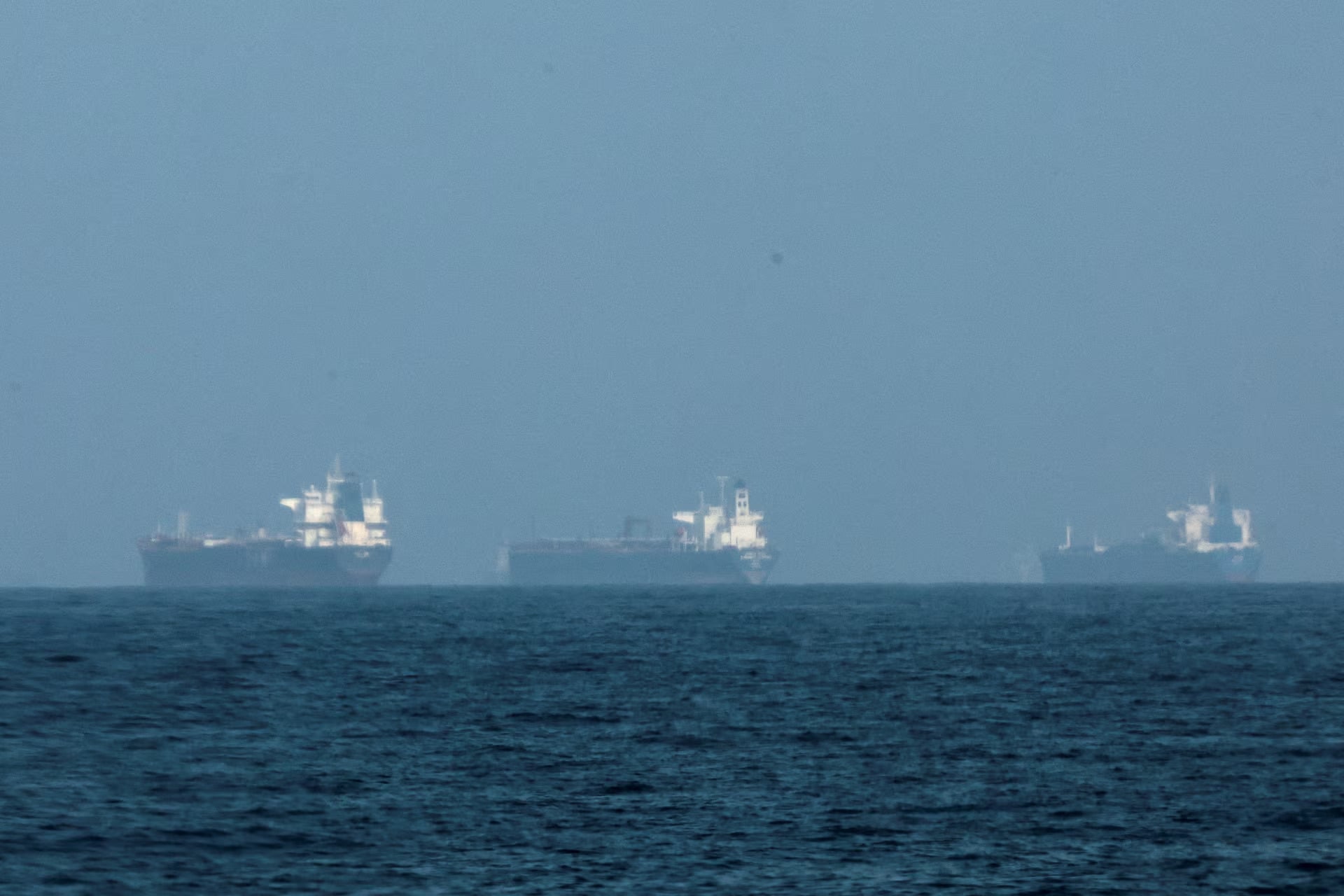 Στενά του Ορμούζ: Το Ιράν δεν επιβάλλει «τέλη διέλευσης» στη Ρωσία – Περιλαμβάνεται στις «φιλικές χώρες»