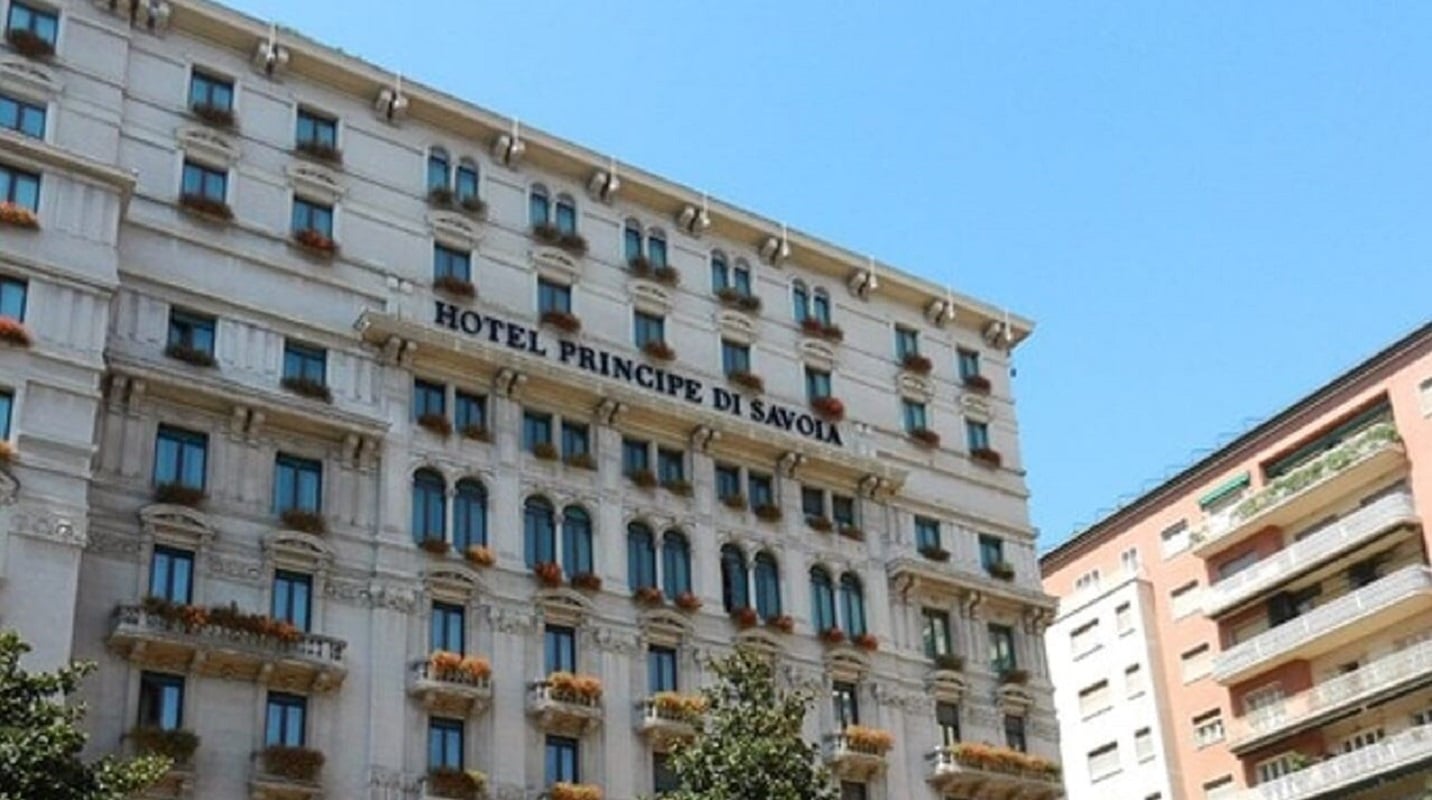 Σκάνδαλο σε πολυτελές ξενοδοχείο στο Μιλάνο: Υπάλληλος έκλεβε πελάτες – Ανακαλύφθηκαν στο σπίτι της χρήματα, κοσμήματα και τσάντες
