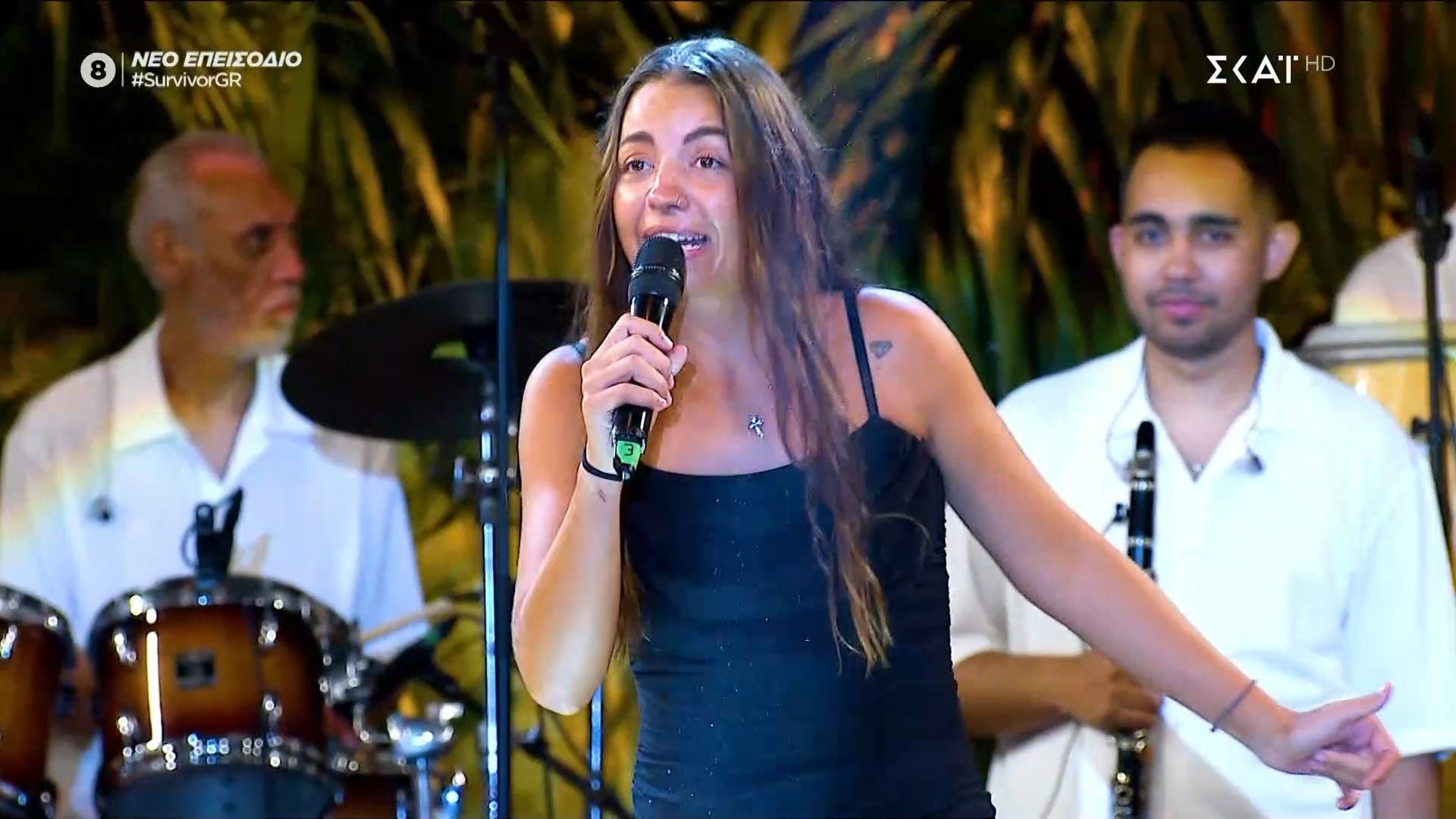 Η Θεσσαλονικιά Αναστασία τραγουδάει «Στον Λευκό τον Πύργο»