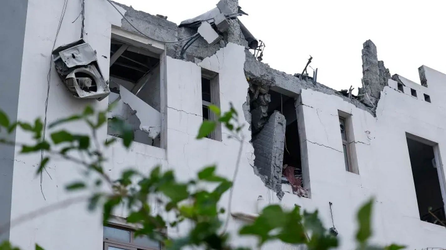 Πυραυλική και drone επίθεση πλήττει τα Ηνωμένα Αραβικά Εμιράτα