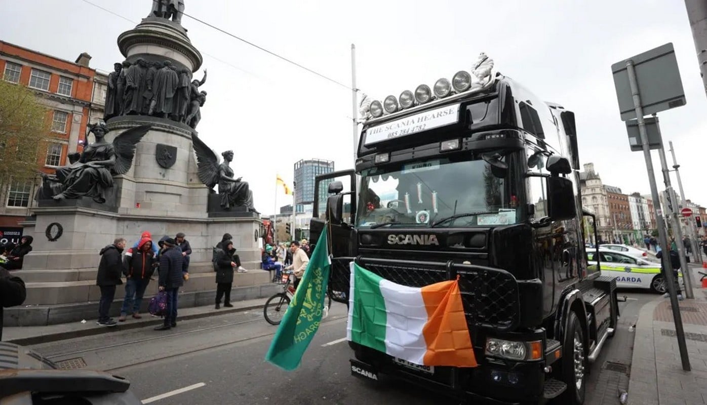 Ιρλανδία: Πέμπτη ημέρα κινητοποιήσεων κατά της ακρίβειας στα καύσιμα – Αστυνομικές επιχειρήσεις στα μπλόκα που αδειάζουν τα πρατήρια
