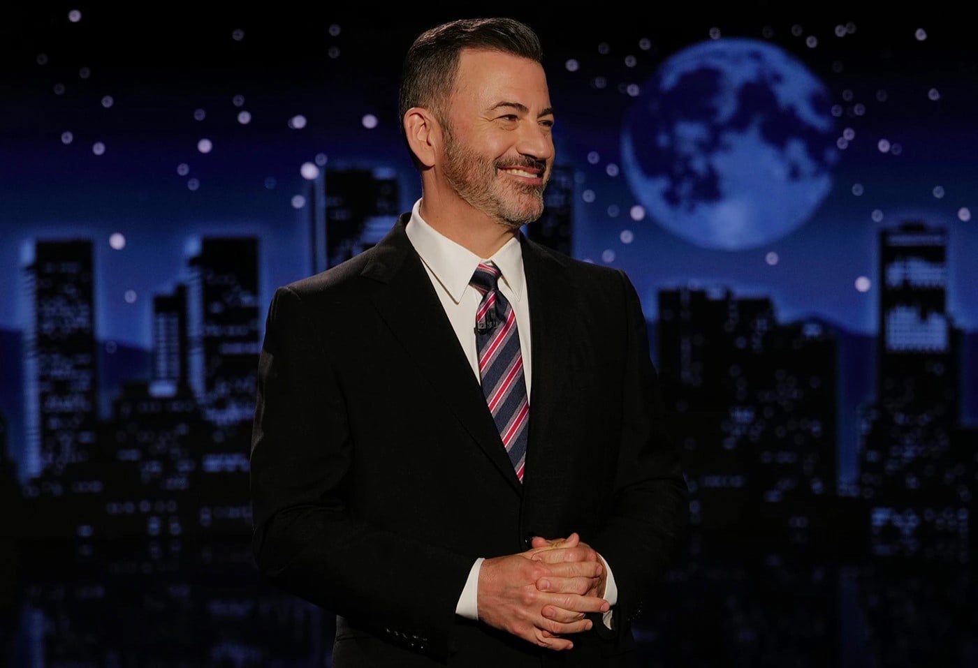 Τζίμι Κίμελ: «Ήταν ένα αστείο για την ηλικιακή διαφορά» – Η αντίδραση των Τραμπ στη φράση «επίδοξη χήρα»