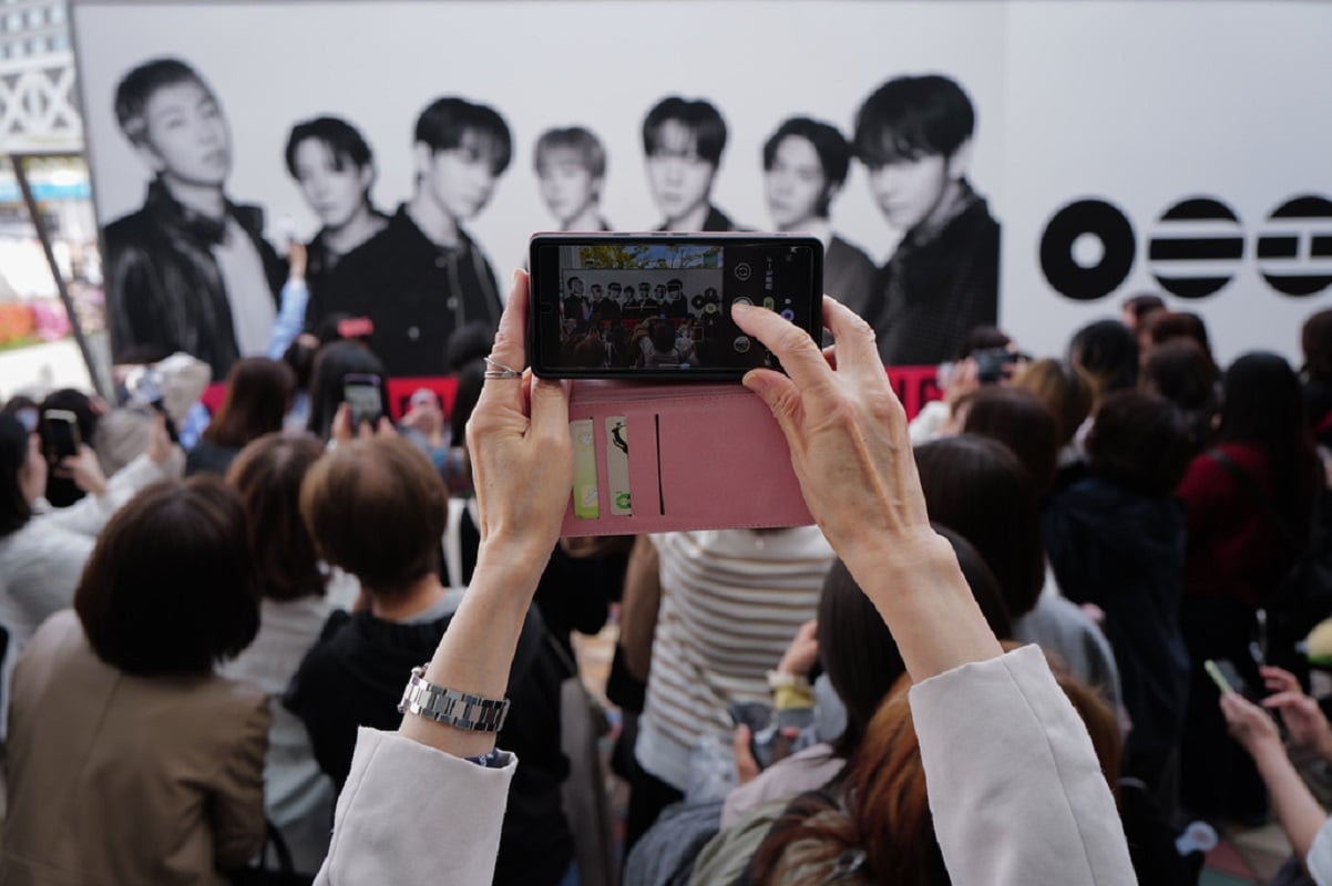 Σκάνδαλο εκατομμυρίων στη Νότια Κορέα: Ένταλμα σύλληψης για «ισχυρό παράγοντα» της K-pop