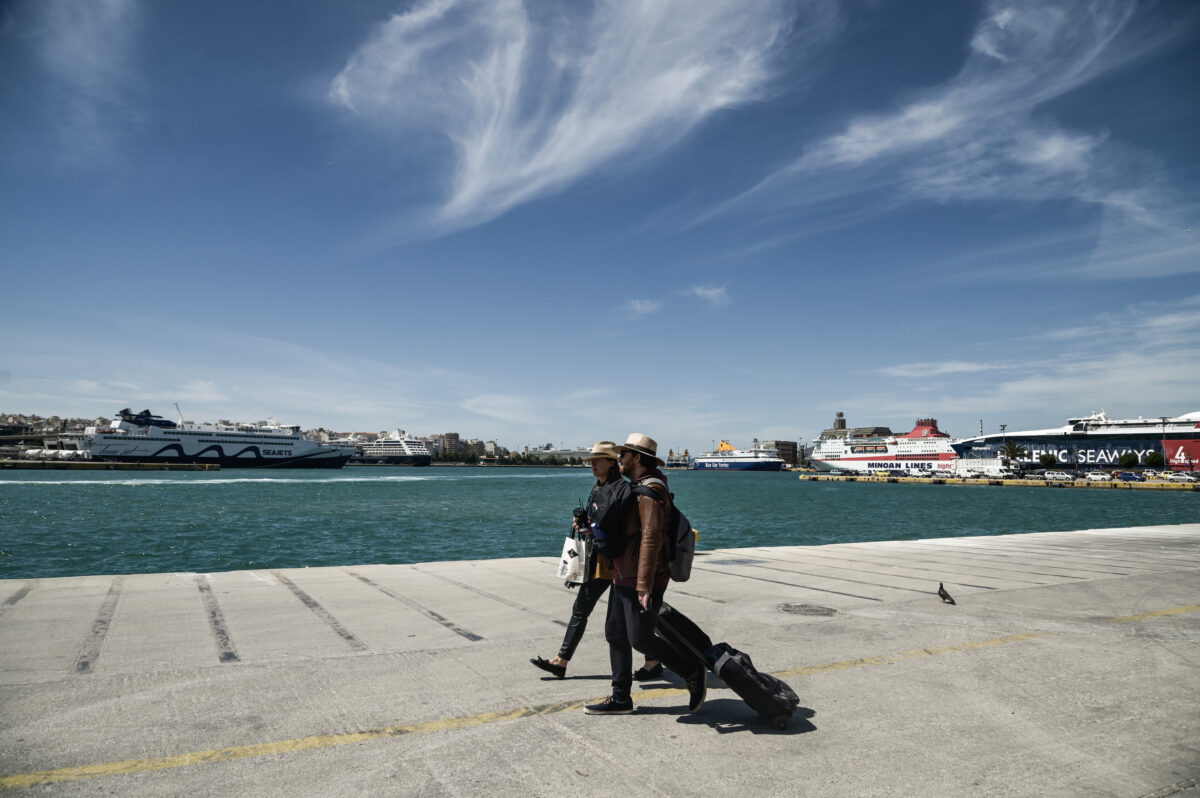Καιρός – Καλλιάνος: «Καλοκαίρι» έως τη Μεγάλη Τετάρτη, «φθινόπωρο» έως το Μεγάλο Σάββατο με βροχές και «βουτιά» της θερμοκρασίας