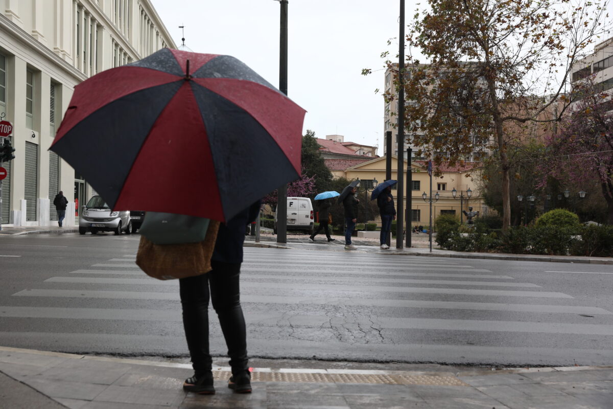 Καιρός σήμερα: Καταιγίδες σε Αθήνα και Θεσσαλονίκη