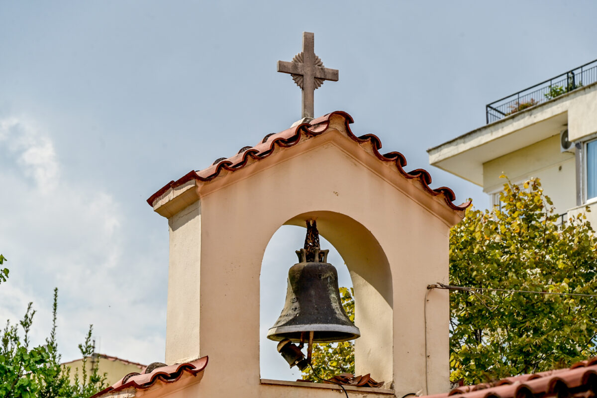 Καιρός Πάσχα: Επιτάφιος χωρίς βροχές και Ανάσταση με μπουφάν – Με λιακάδα το σούβλισμα του αρνιού